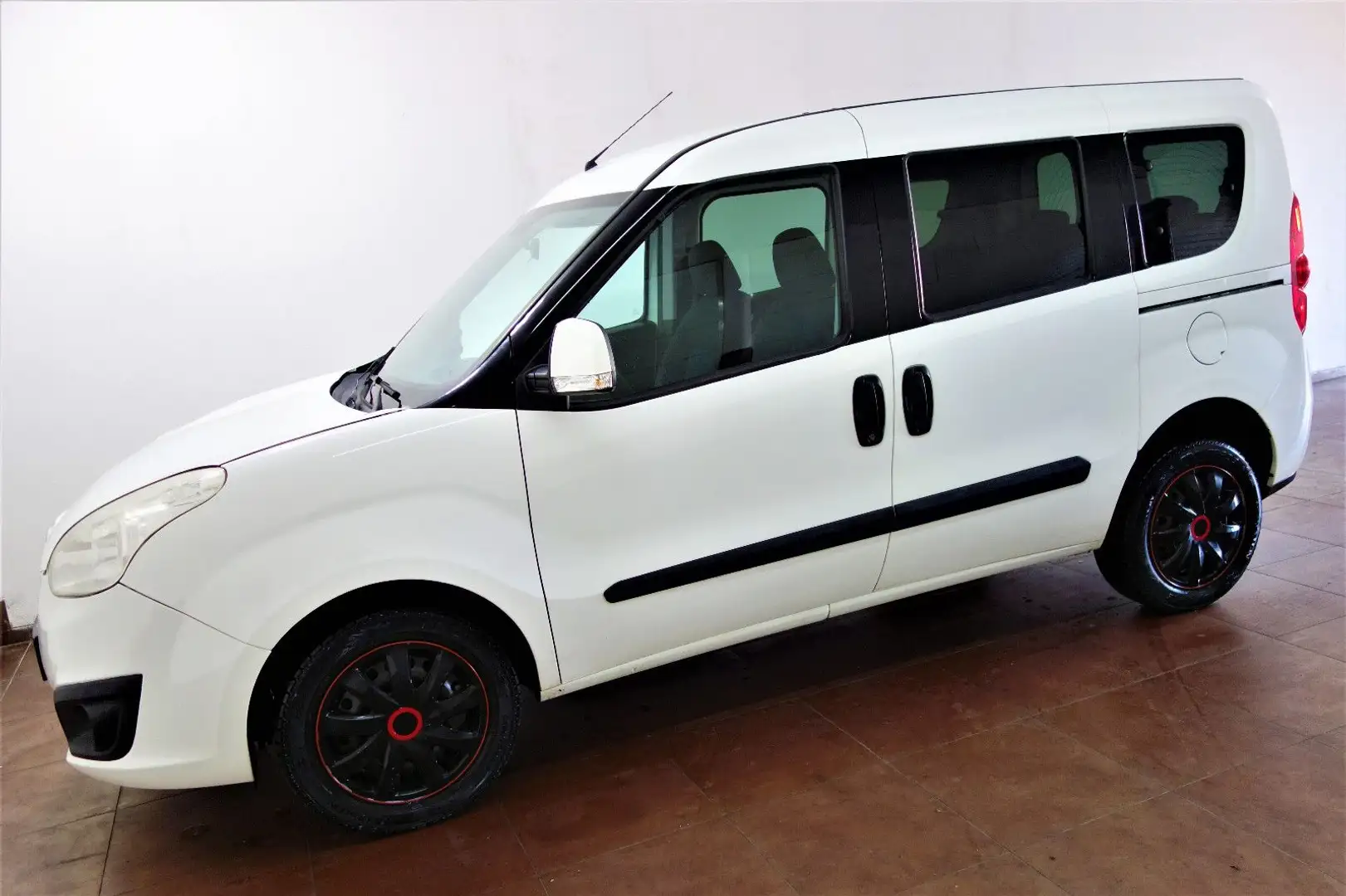 Opel Combo D Edition 1.4 Turbo CNG 6-Gang/Kima/7-Sitz Weiß - 2