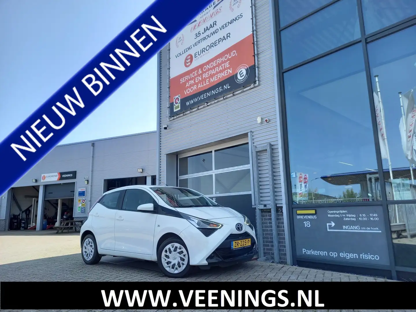 Toyota Aygo 1.0 VVT-i x-play - CAMERA - NAVI - AIRCO - NL AUTO Wit - 1