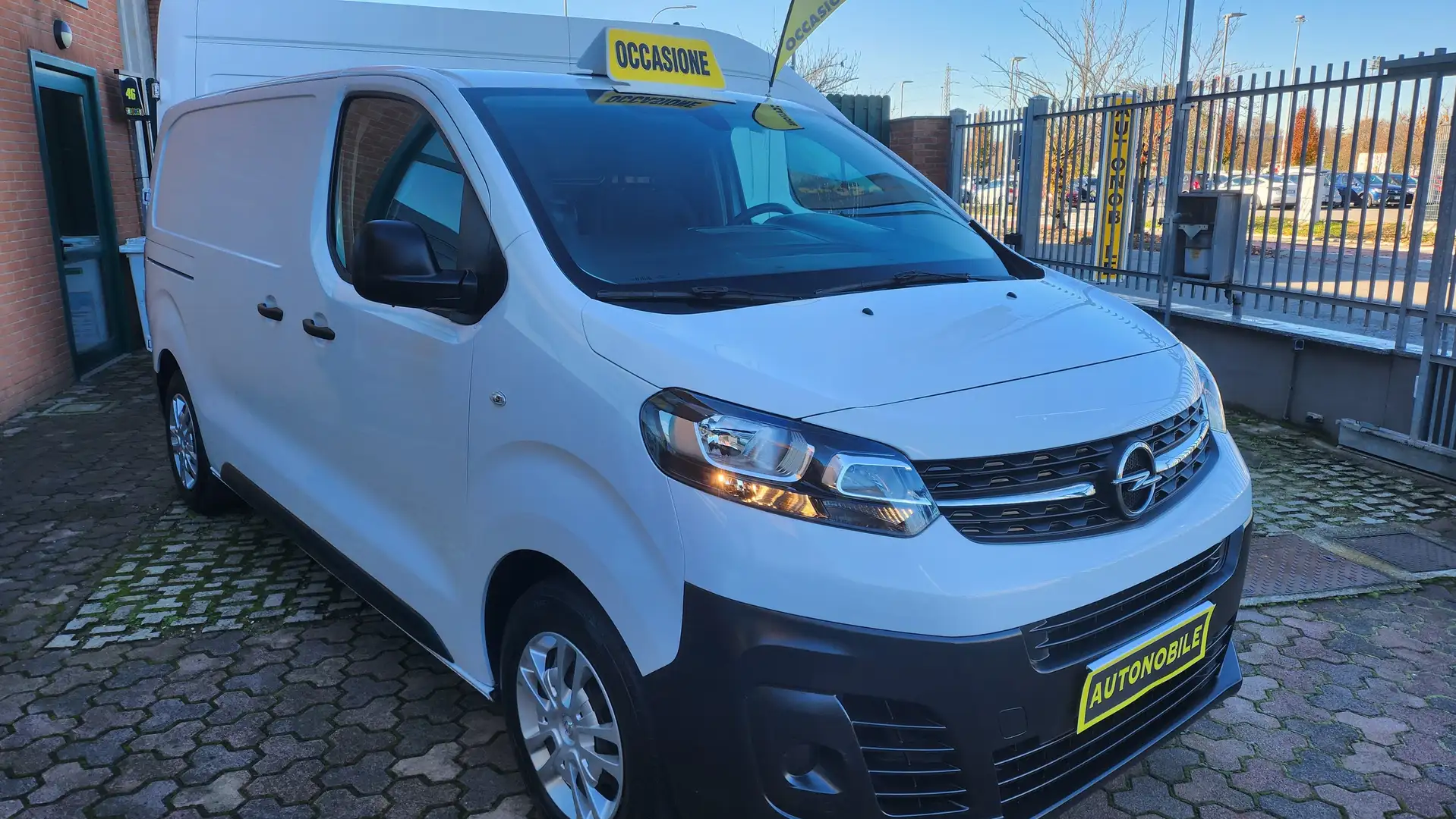 Opel Vivaro L2 H1 DOPPIAPORTA 1.5 cv120TargaGL350BHprezzovero! Bianco - 2