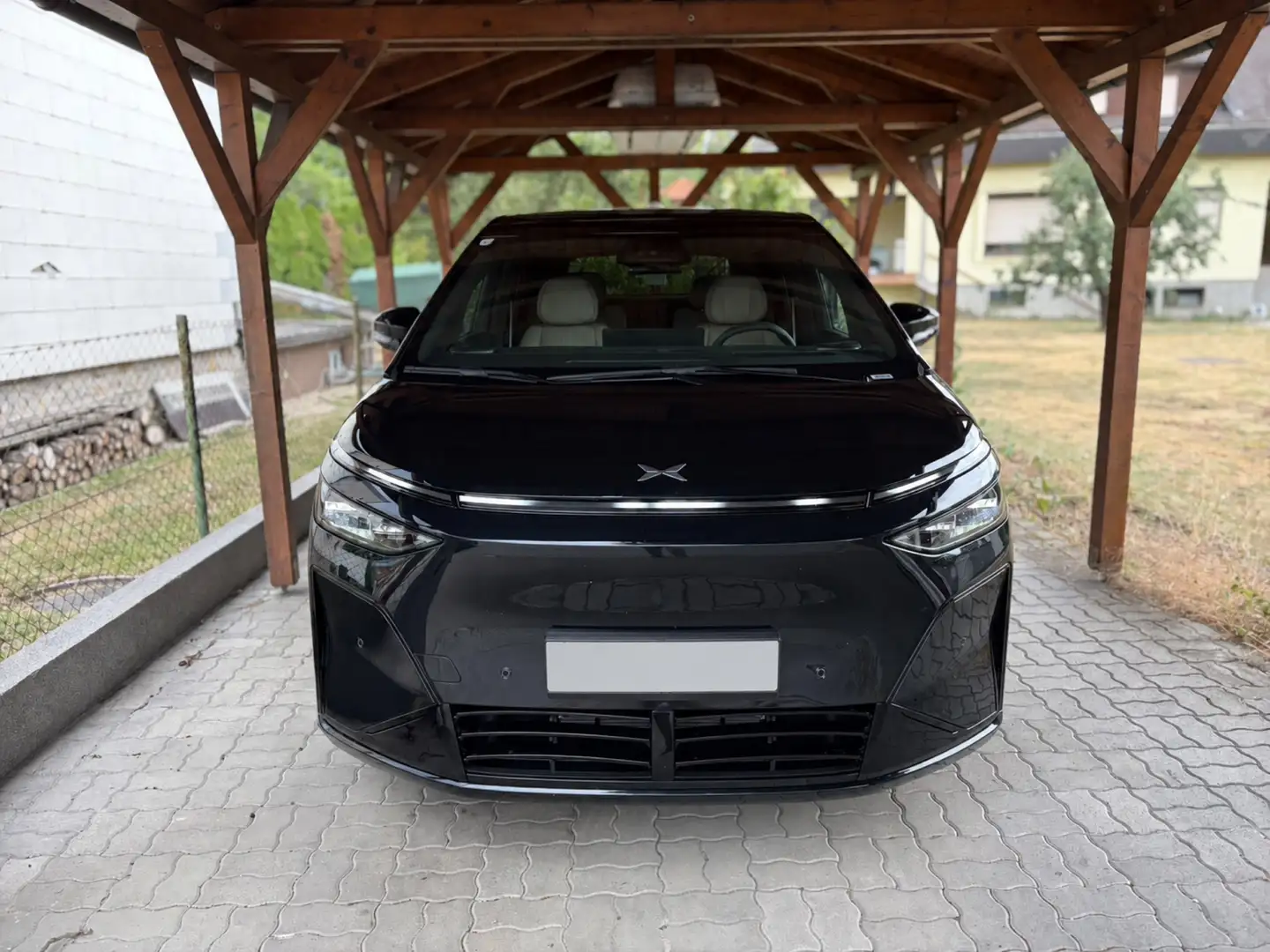 Xpeng X9 X9 Long Range FWD 110kWh Schwarz - 1