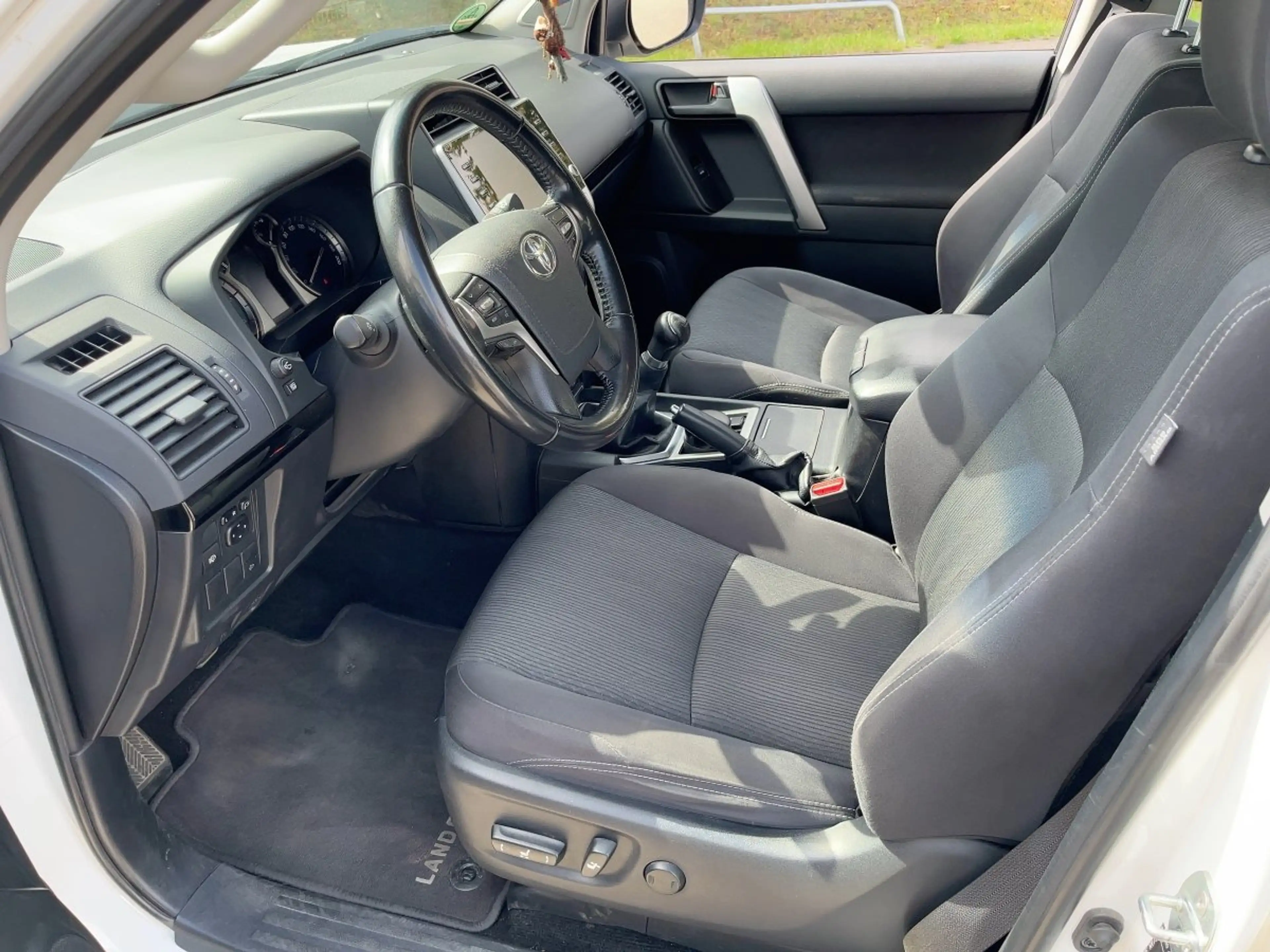 Toyota Land Cruiser 2.8 D4-D Comfort AHK*KAM*SHZ*3xKlima — photo 10