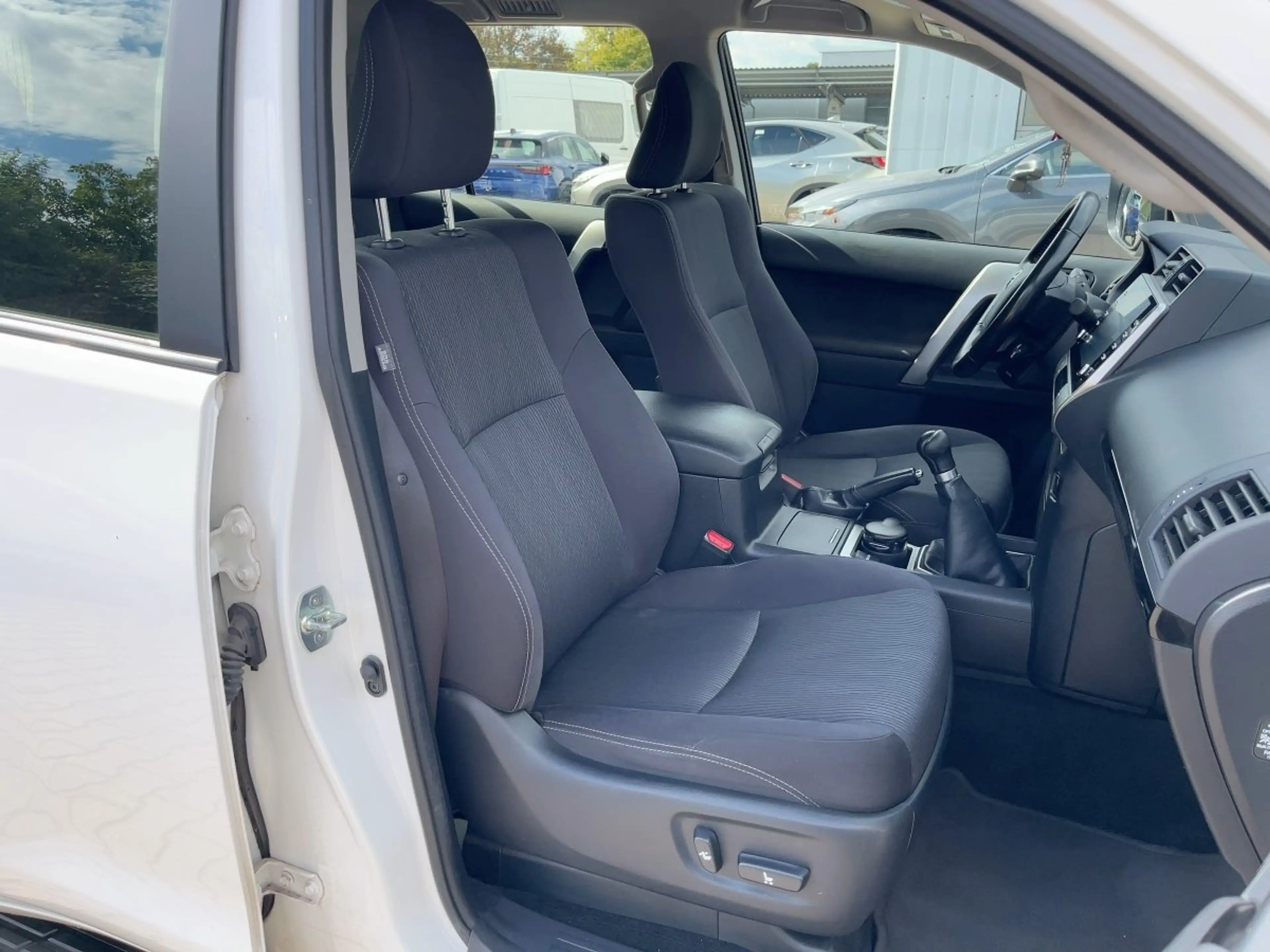 Toyota Land Cruiser 2.8 D4-D Comfort AHK*KAM*SHZ*3xKlima — photo 12