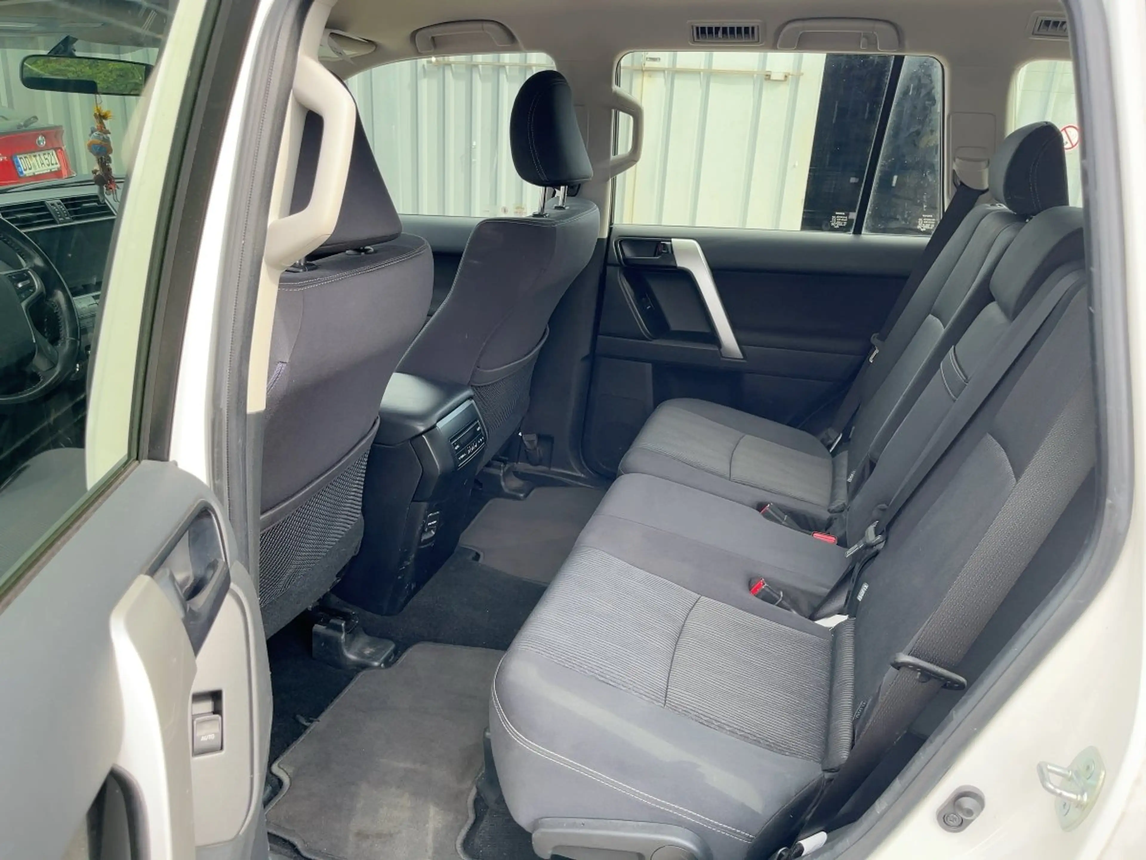 Toyota Land Cruiser 2.8 D4-D Comfort AHK*KAM*SHZ*3xKlima — photo 11