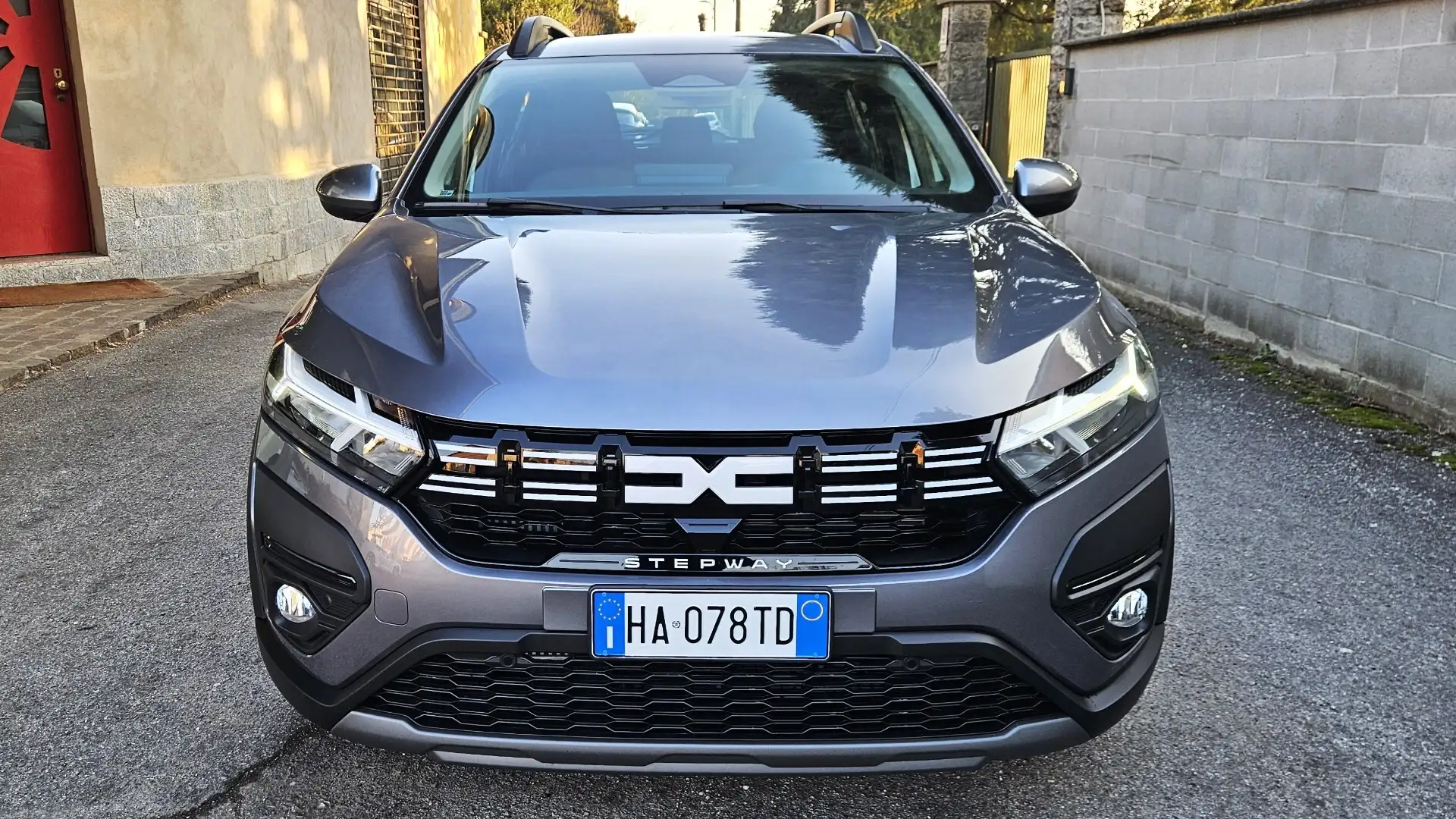 Dacia Sandero Sandero Stepway 1.0 TCe ECO-G Expression Gris - 1