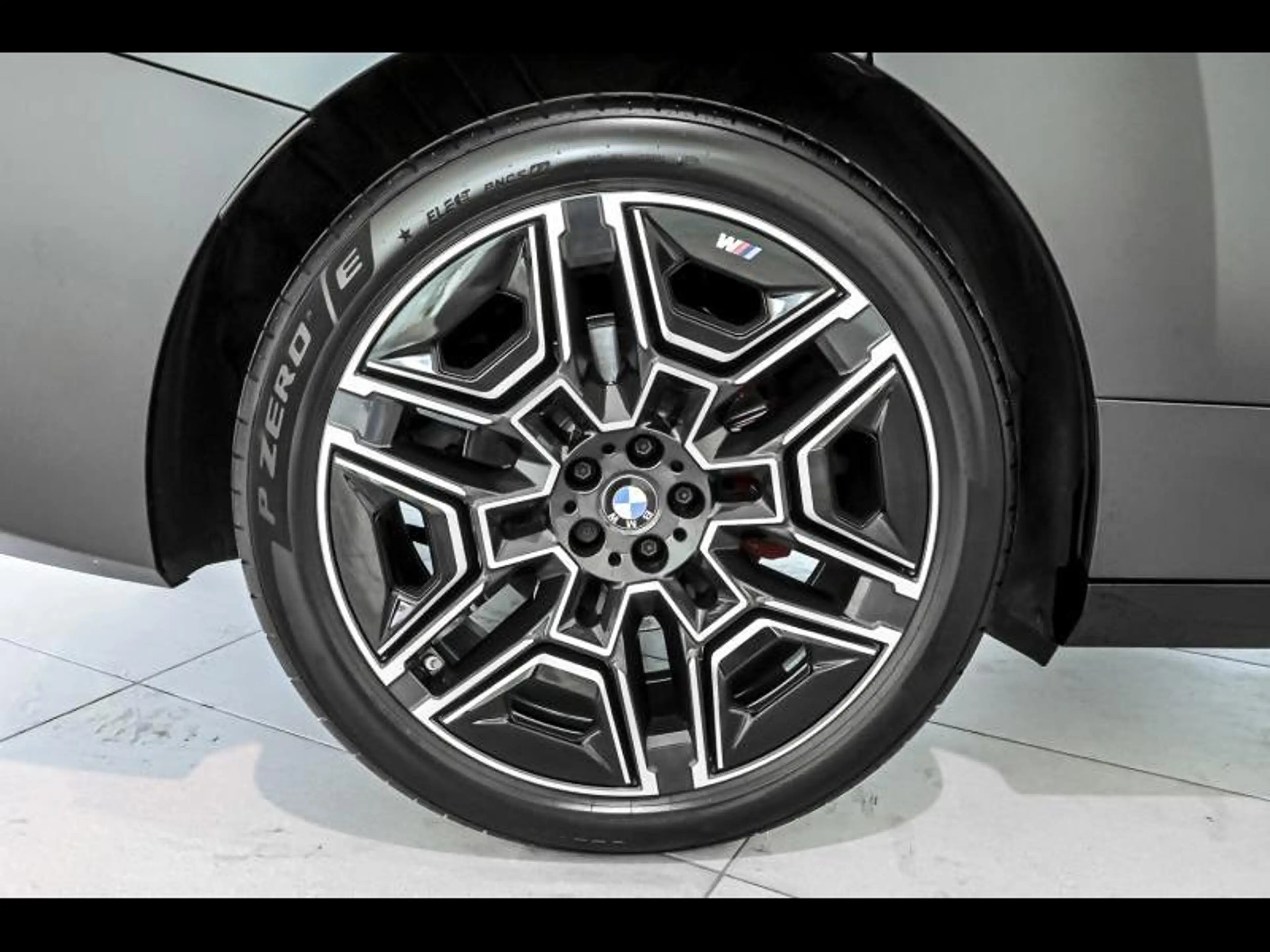 BMW iX xDrive60 - M Sport Pro | B&W | Dass+ | 360Cam | Co — photo 8