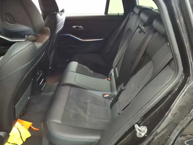 BMW 3 Series view 13