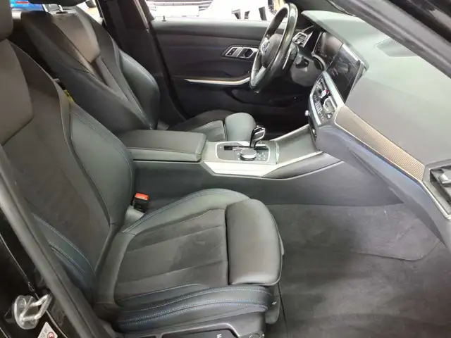 BMW 3 Series view 8