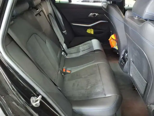 BMW 3 Series view 14