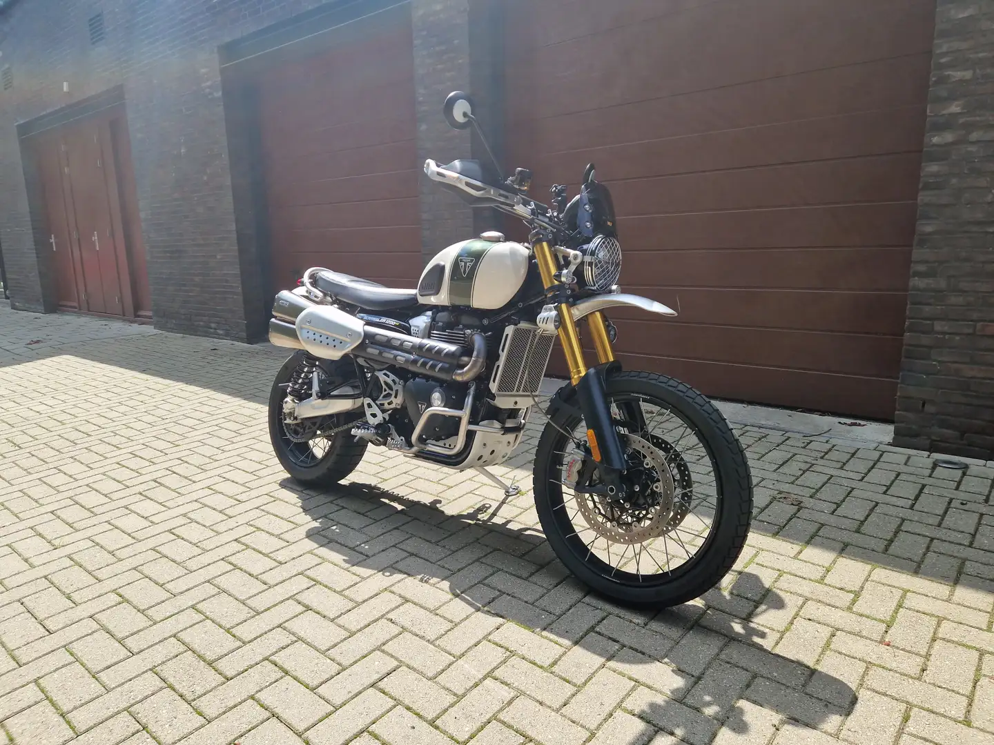 Triumph Scrambler 1200 XE Wit - 2