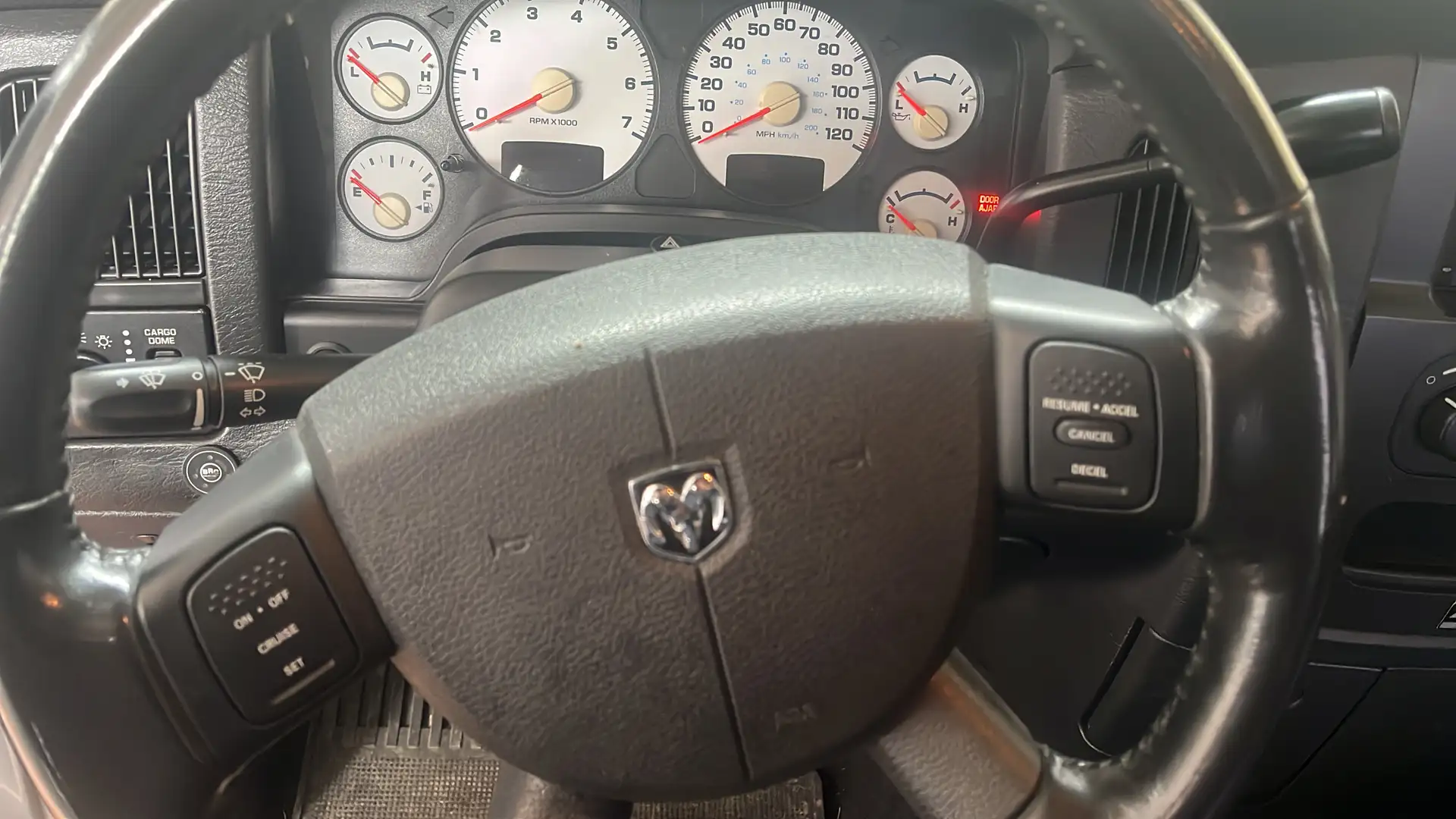 Dodge RAM 1500 5.7 V8 Crew Cab SB LaRamie 395cv at8 - 2