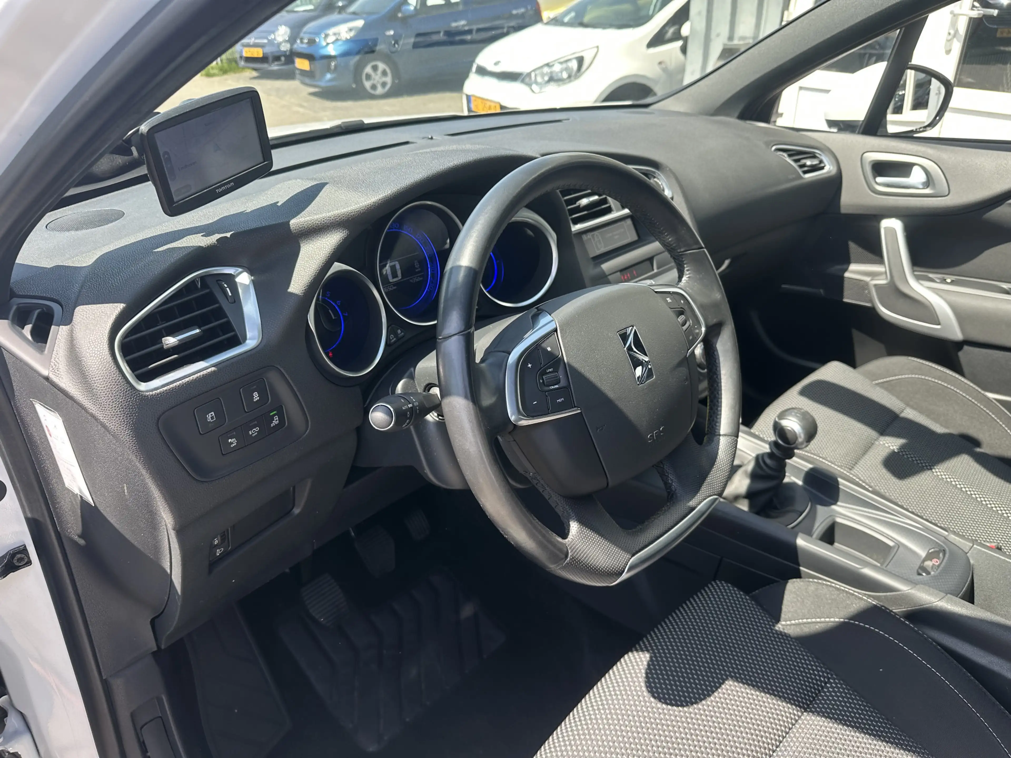DS Automobiles DS 4 1.2 PureTech Chic — photo 4