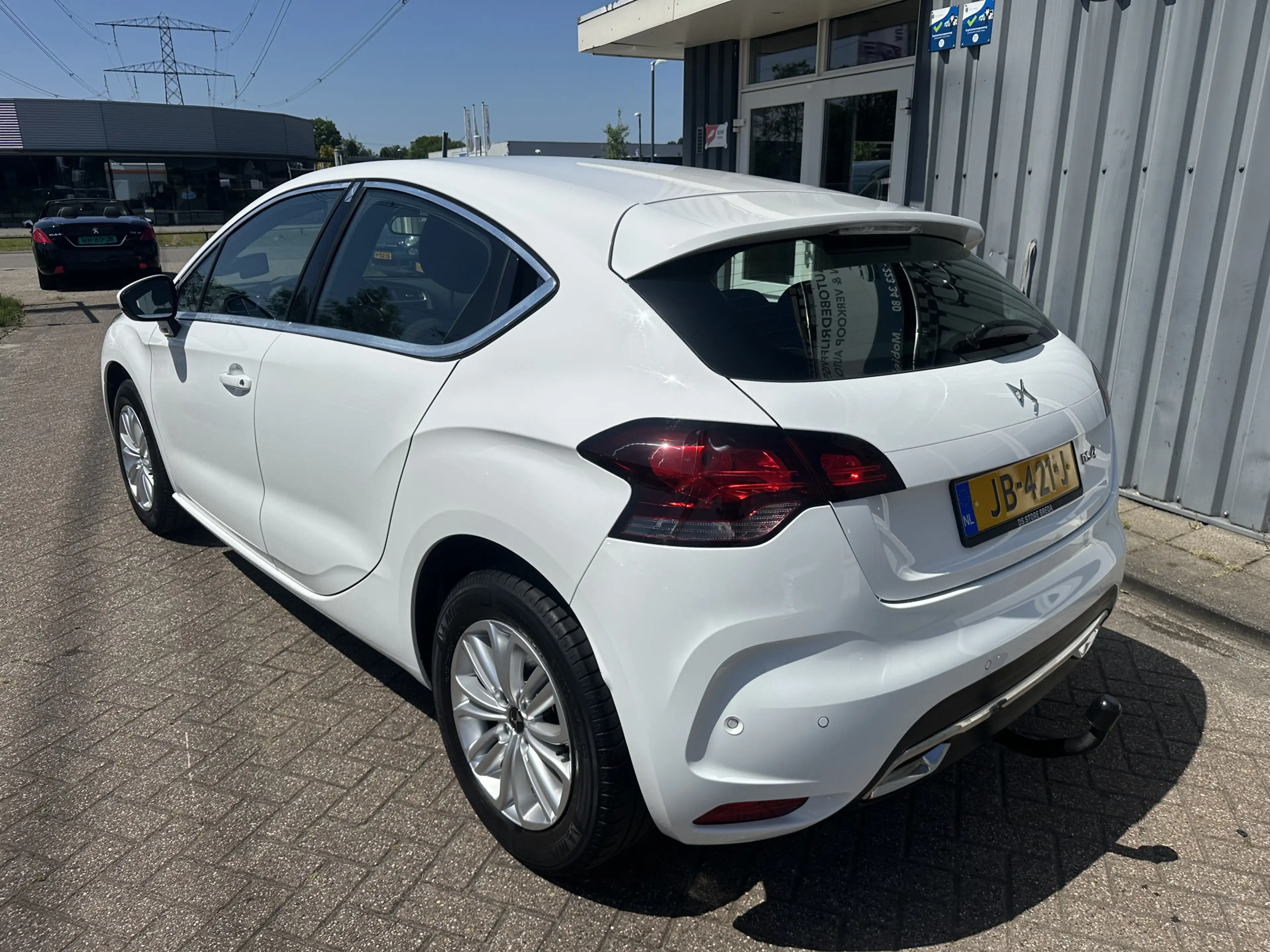 DS Automobiles DS 4 1.2 PureTech Chic — photo 8
