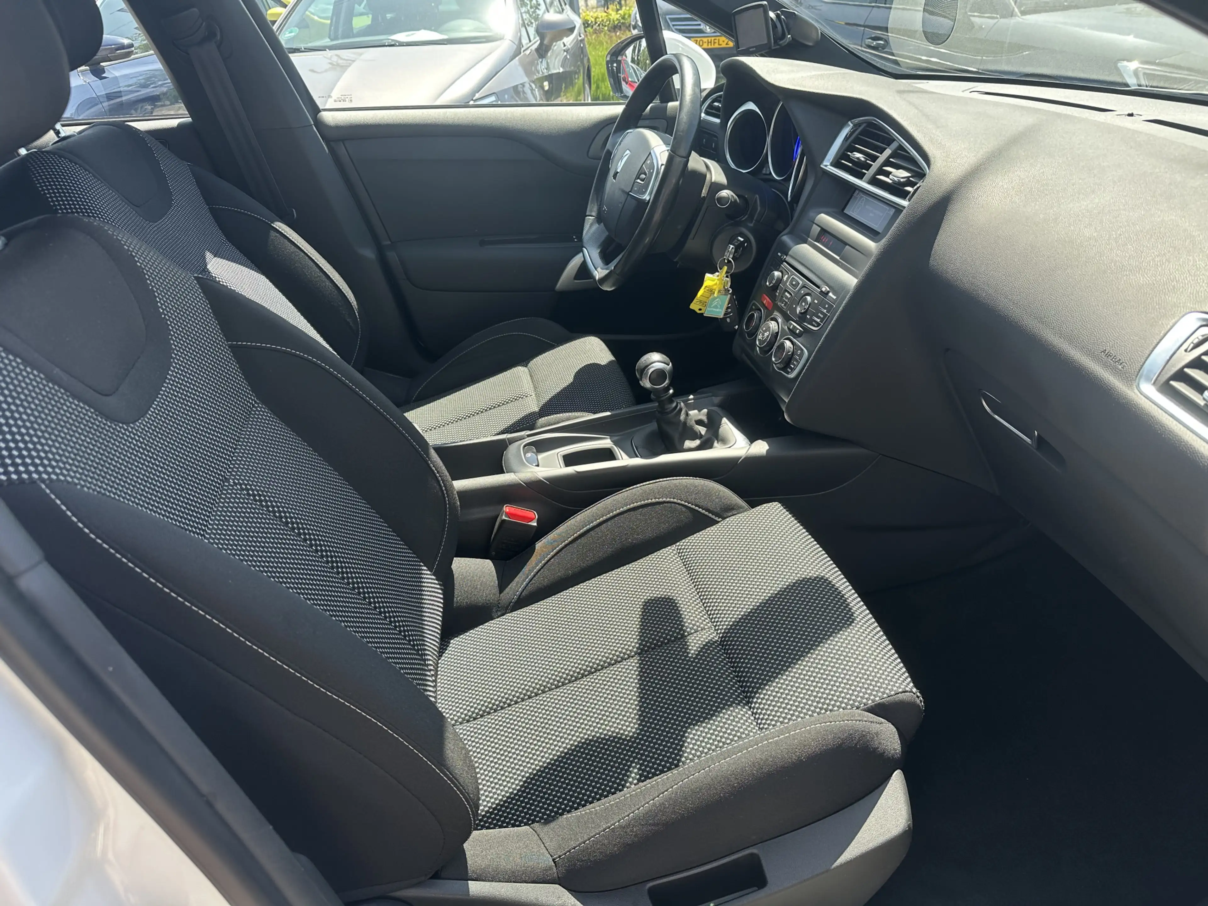 DS Automobiles DS 4 1.2 PureTech Chic — photo 7