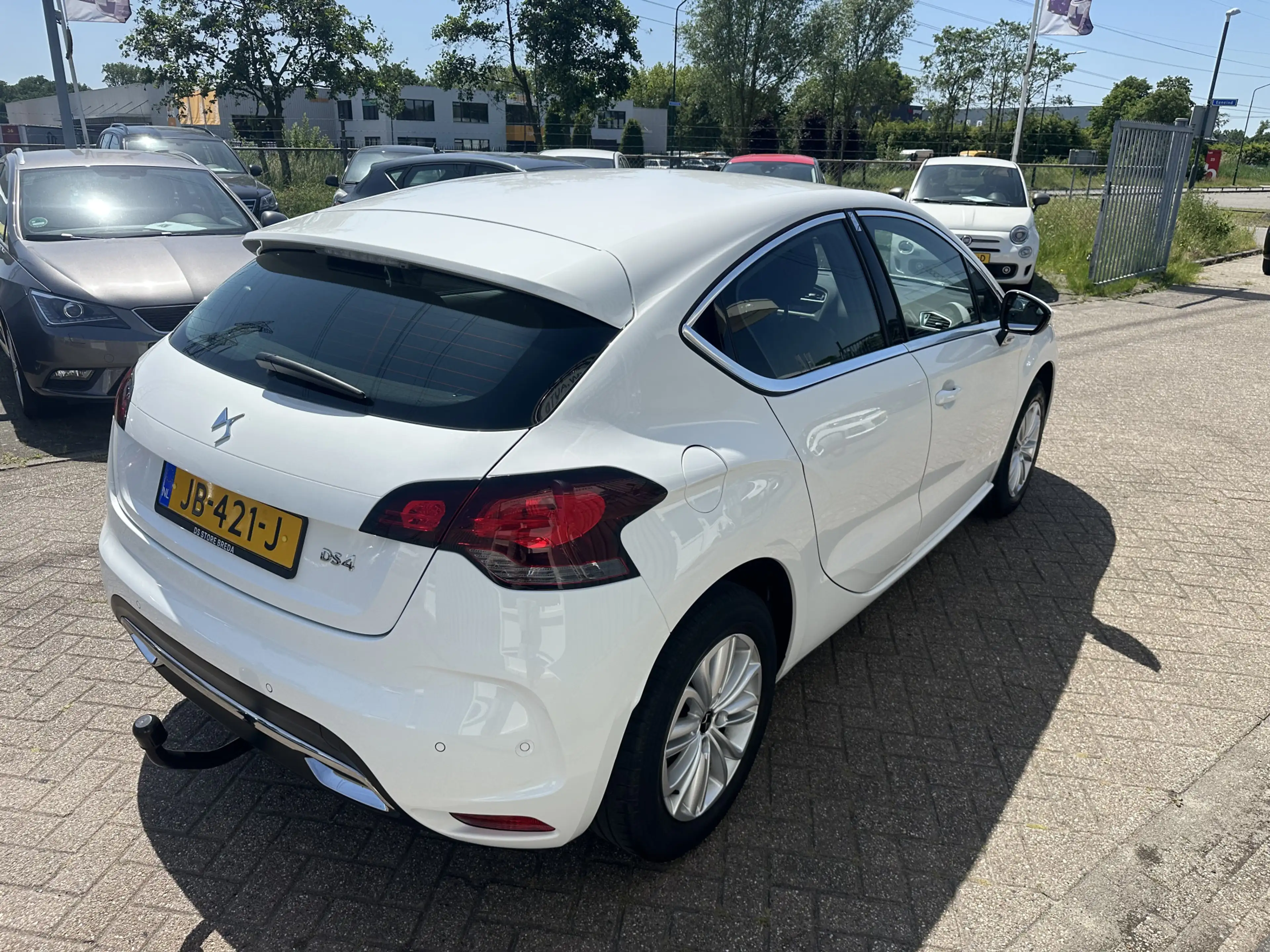 DS Automobiles DS 4 1.2 PureTech Chic — photo 10