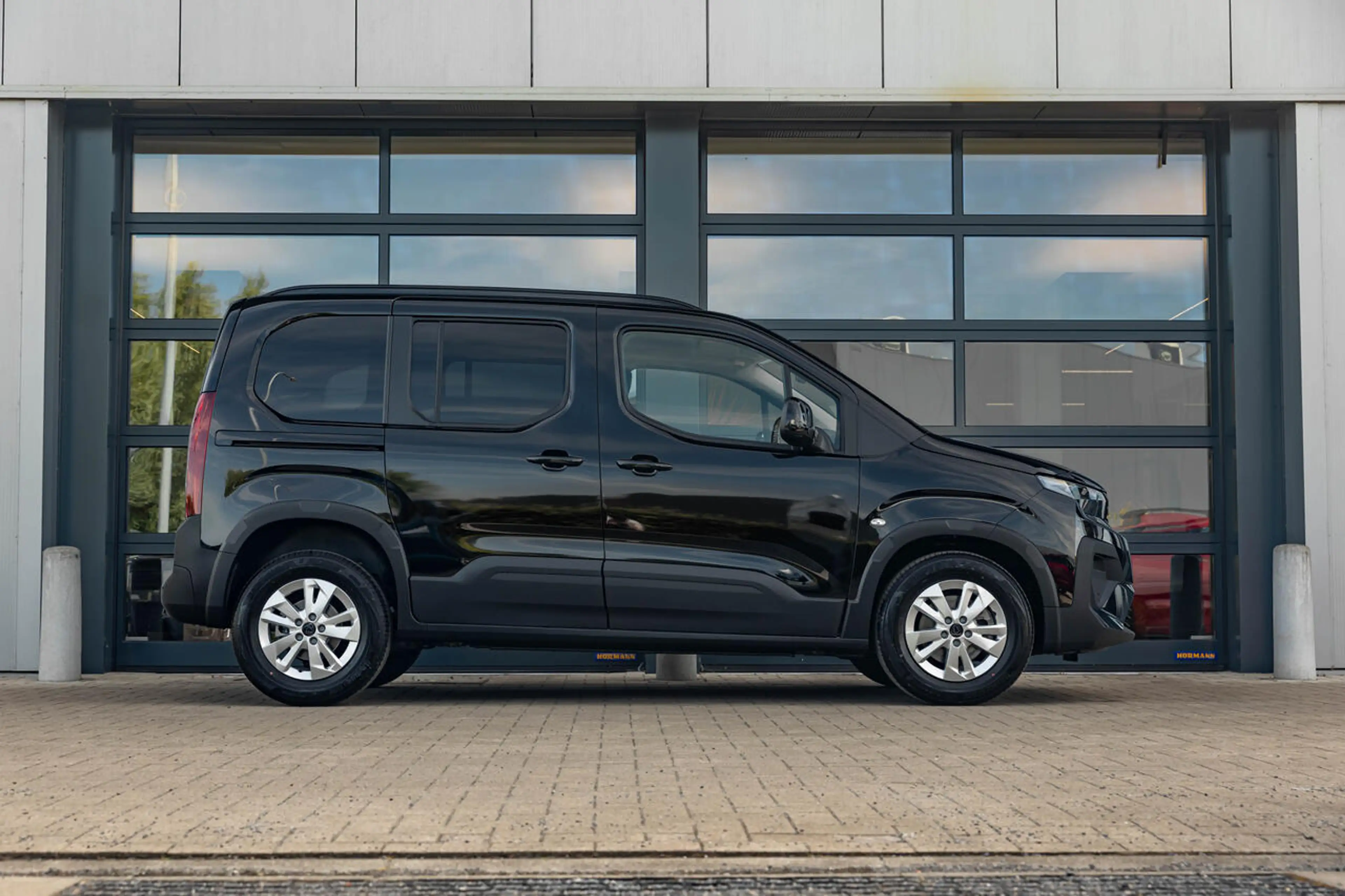 Peugeot Rifter Allure | Manueel 110 PK | MPV | LED | Camera | ... — photo 6
