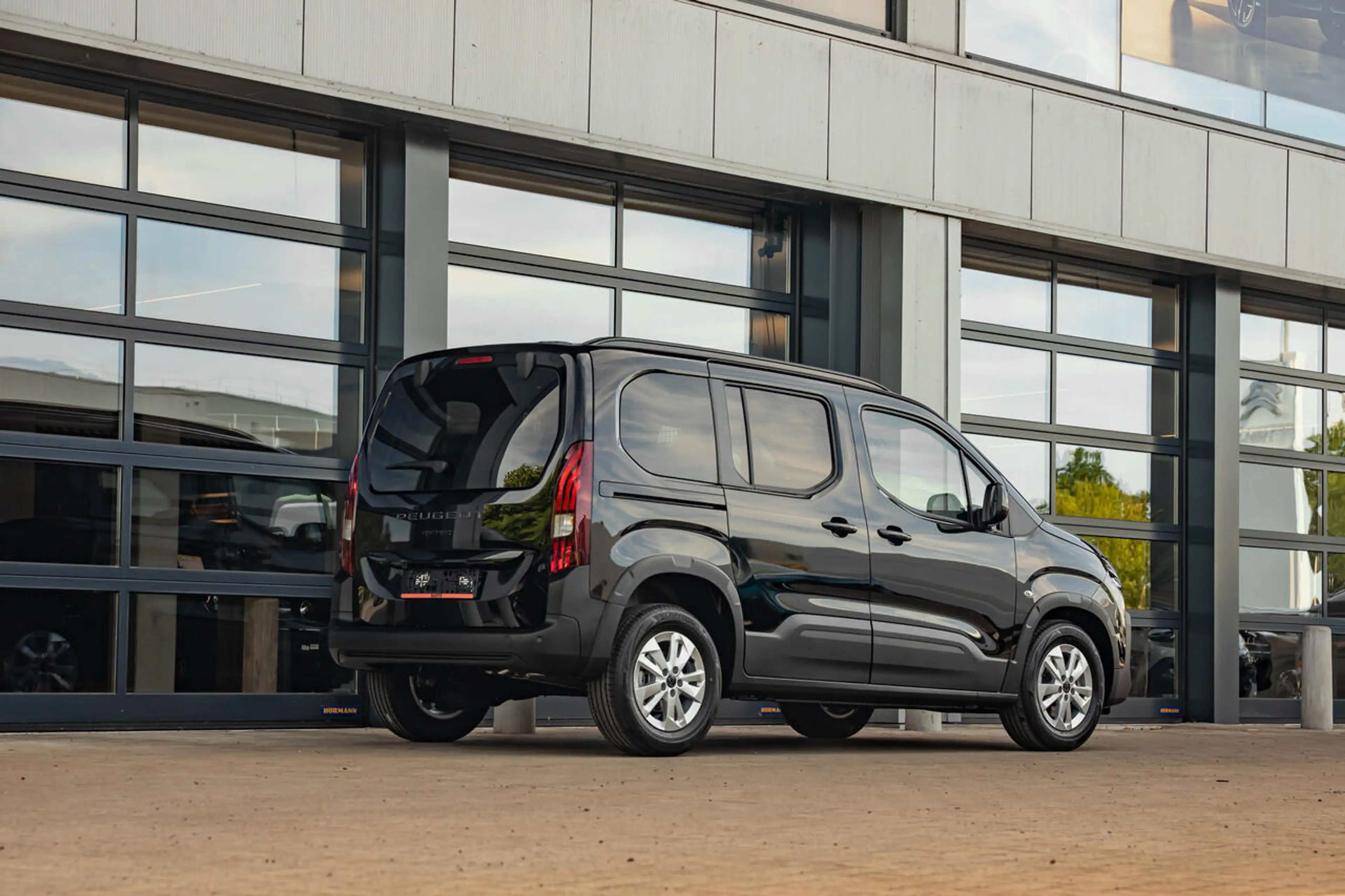 Peugeot Rifter Allure | Manueel 110 PK | MPV | LED | Camera | ... — photo 4