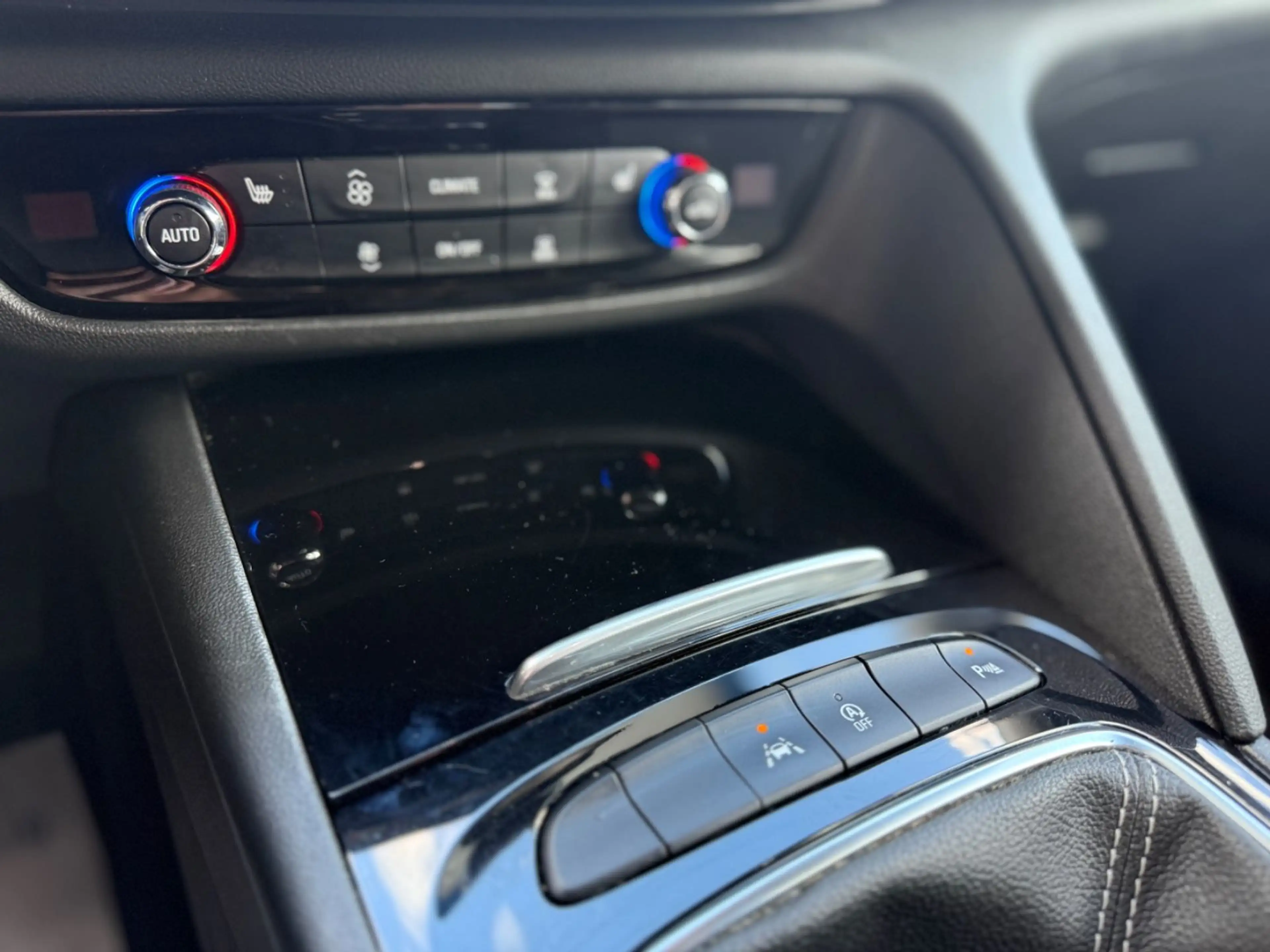 Opel Insignia Business Edition NAVI-LED-SHZ-AHK-SPUR — photo 15