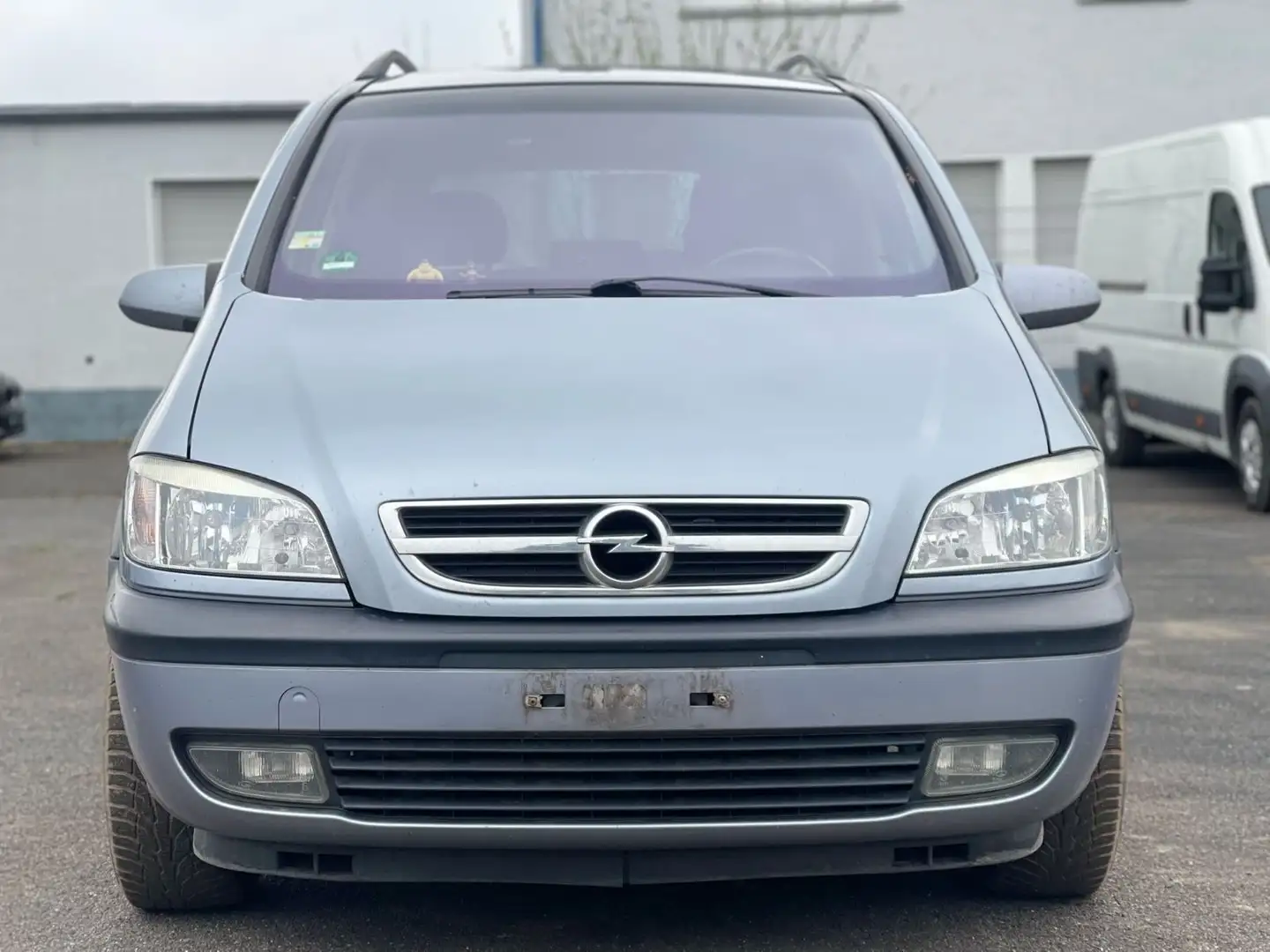 Opel Zafira 2.2 16V Comfort KLIMA 7-SITZER AUX KAMERA Сірий - 2