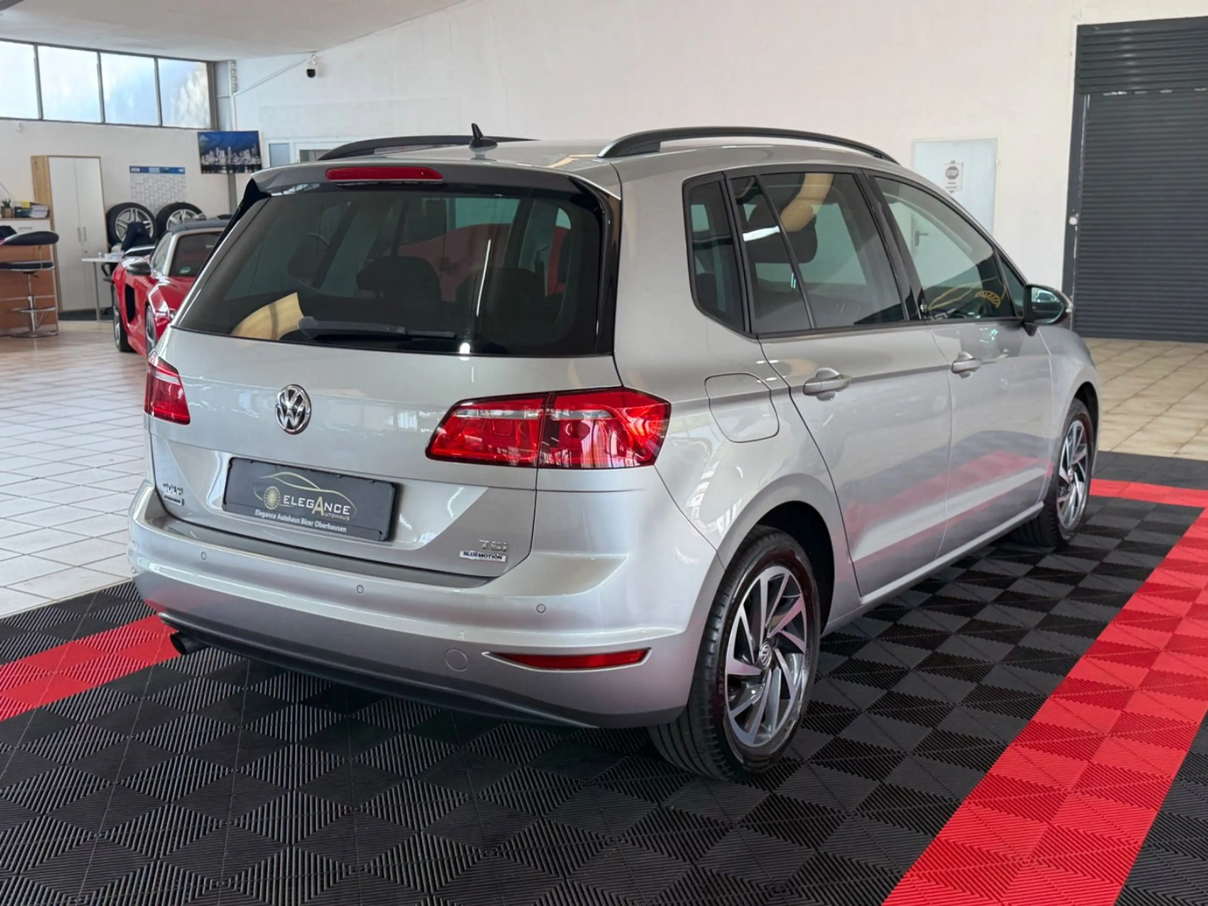 Volkswagen Golf Sportsvan VII Sound BMT/Start-Stopp — photo 4