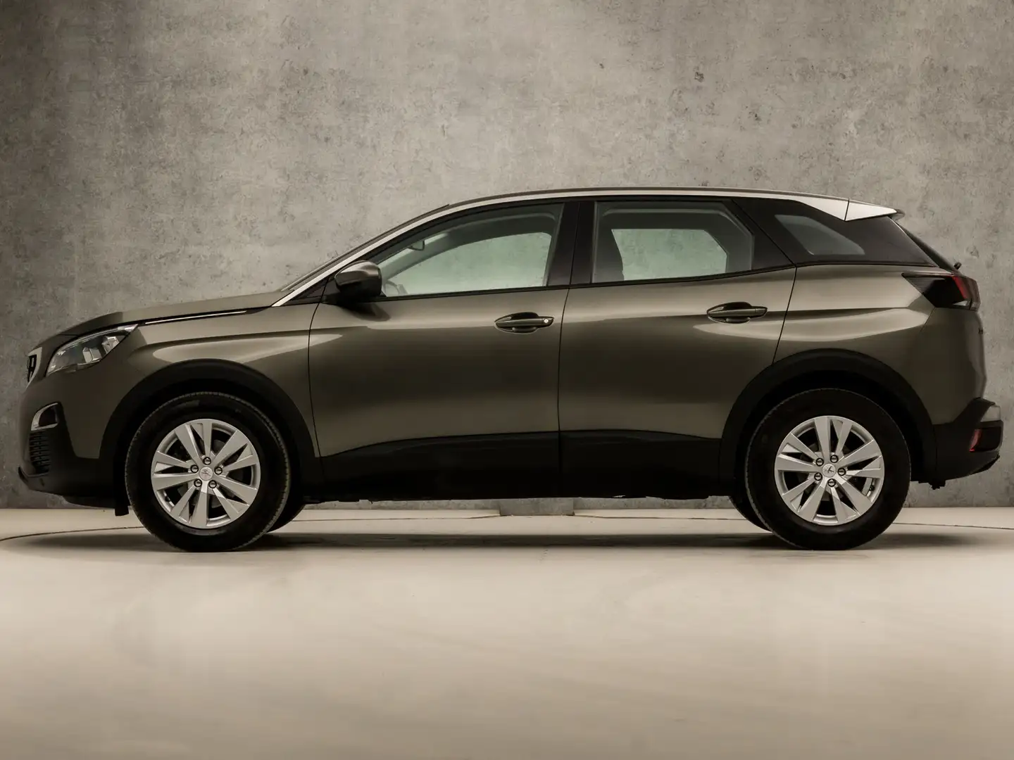 Peugeot 3008 1.2 PureTech Sport Automaat (APPLE CARPLAY, GROOT Grijs - 2