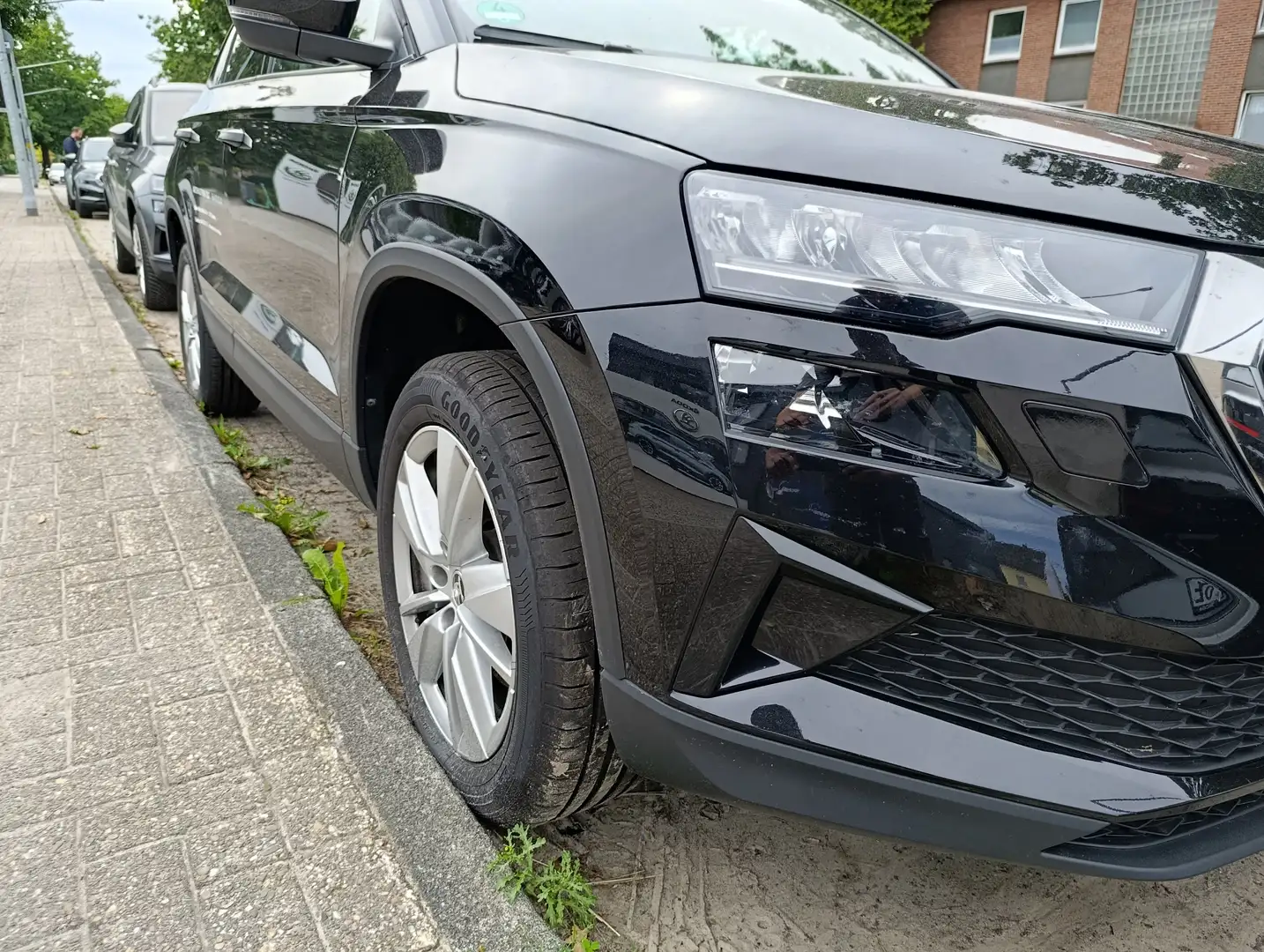 Skoda Karoq Selection Schwarz - 2