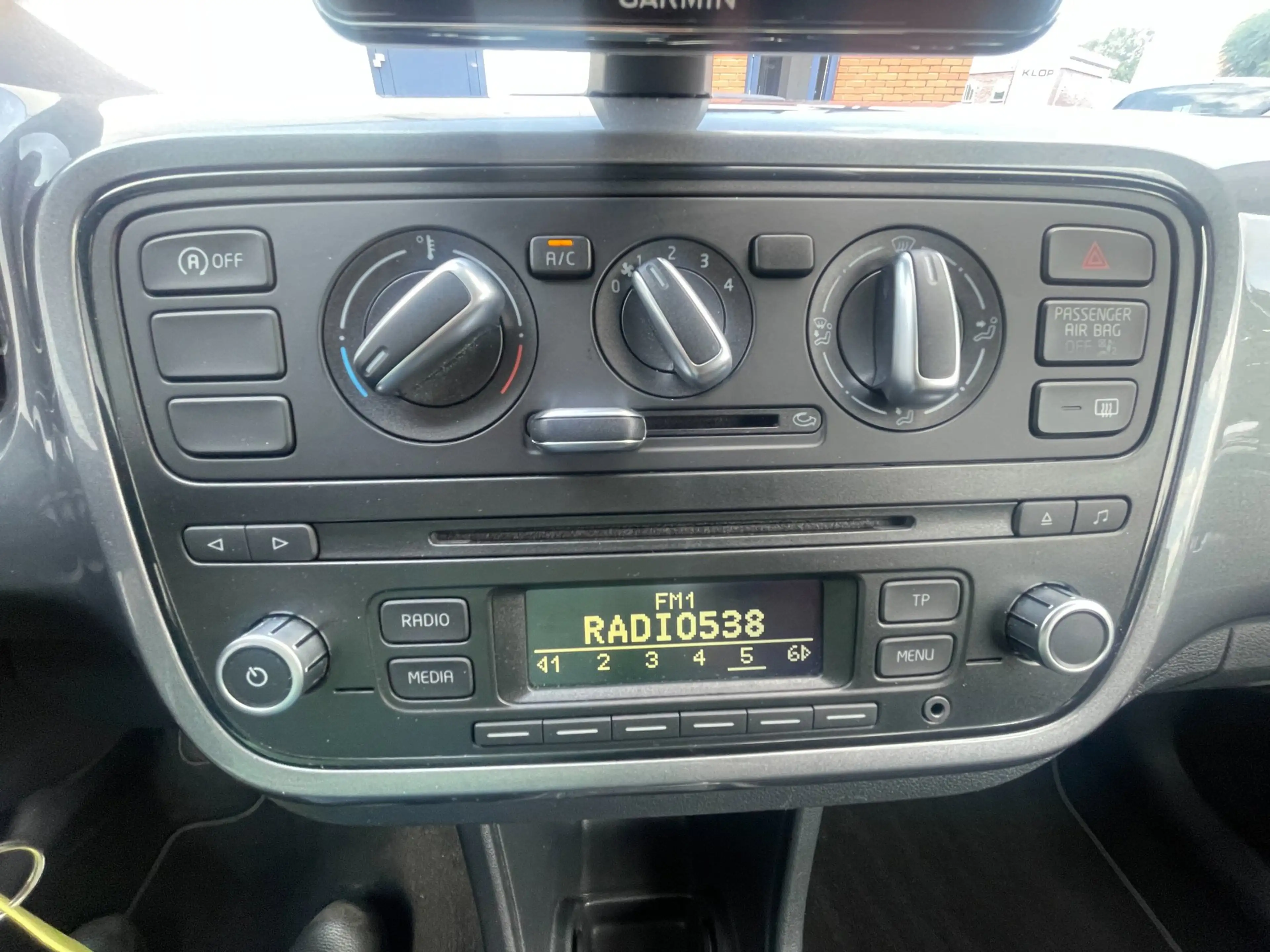 SEAT Mii 1.0 Sport Connect — photo 16