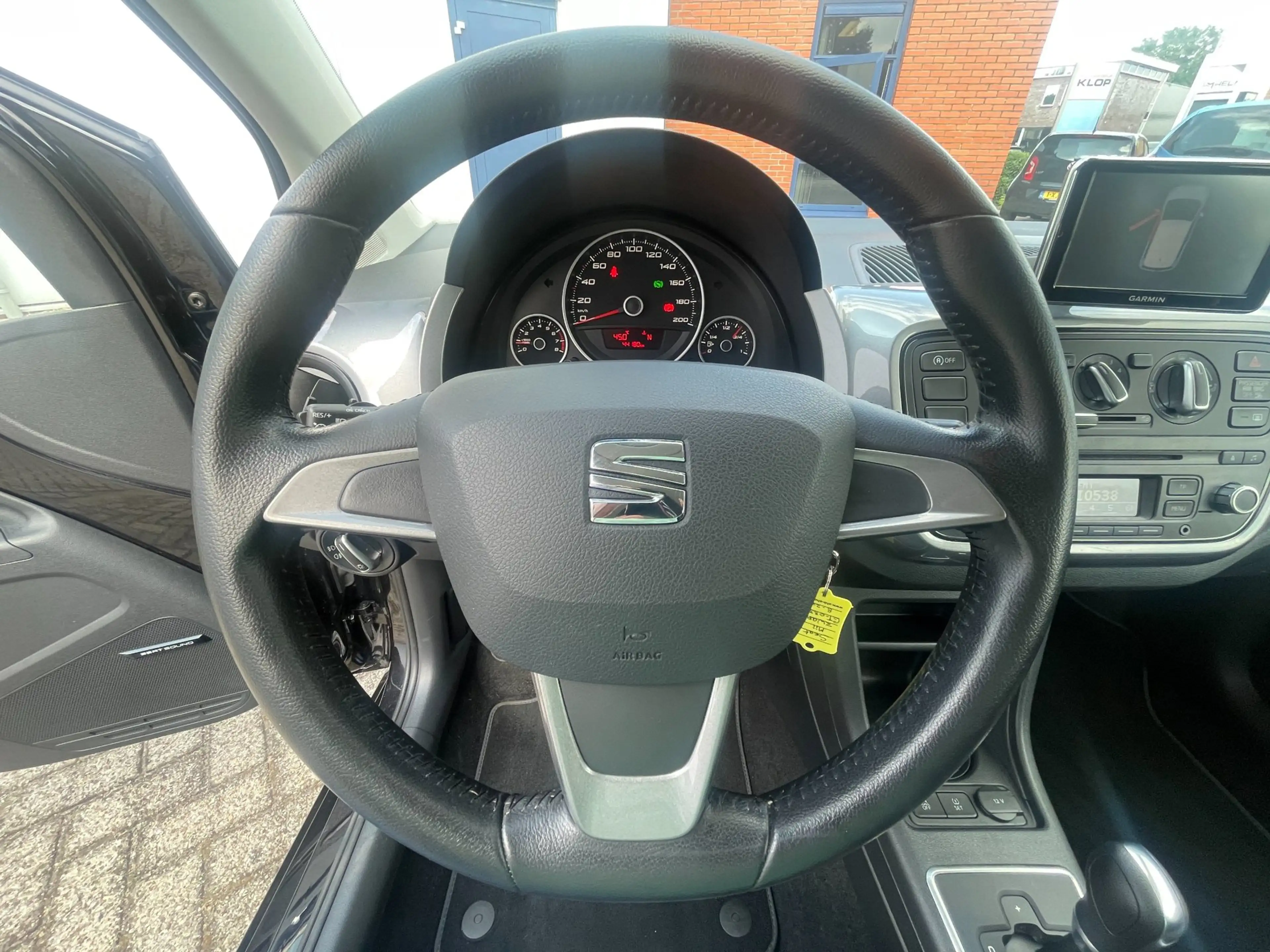SEAT Mii 1.0 Sport Connect — photo 11