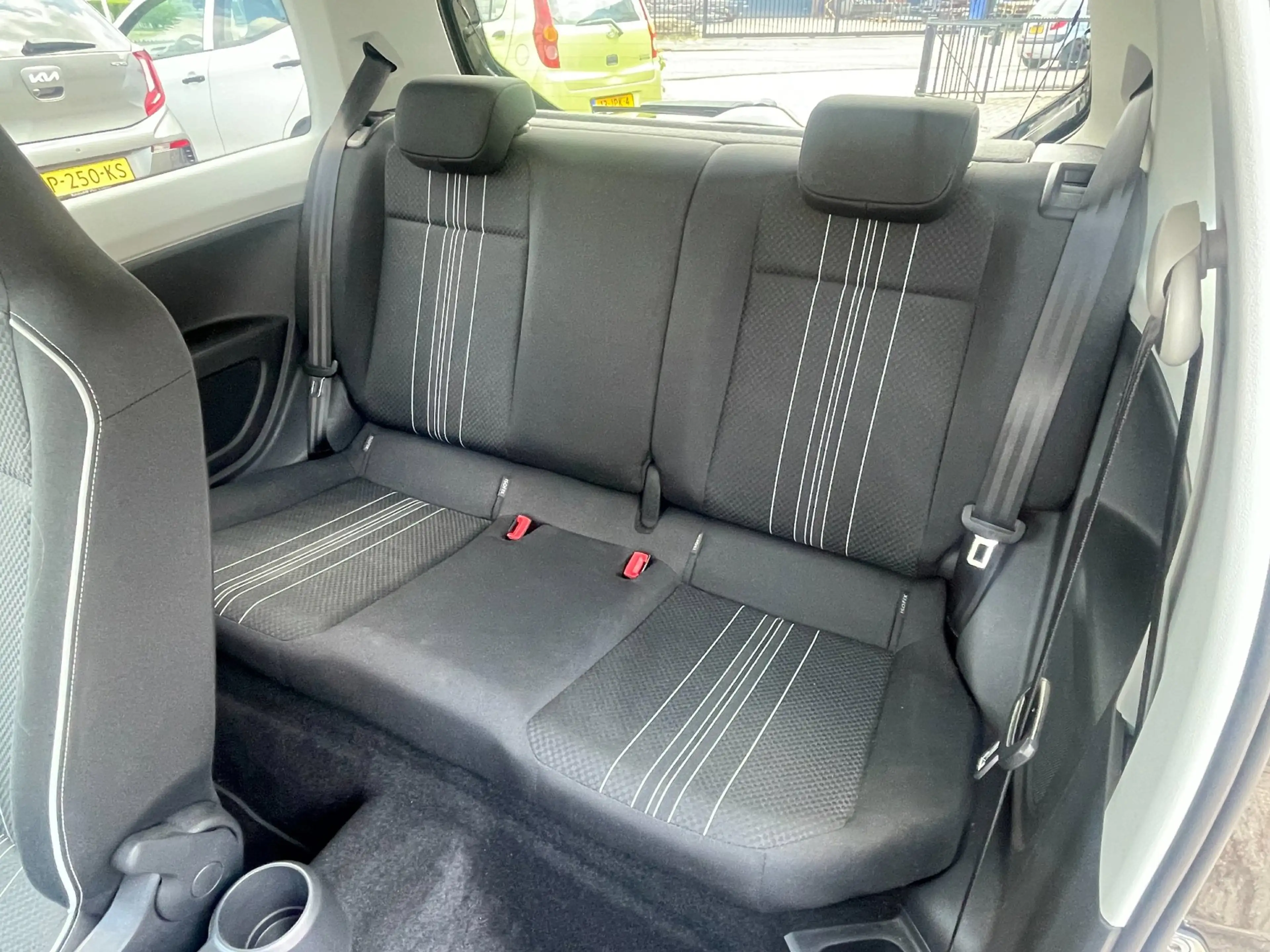 SEAT Mii 1.0 Sport Connect — photo 18