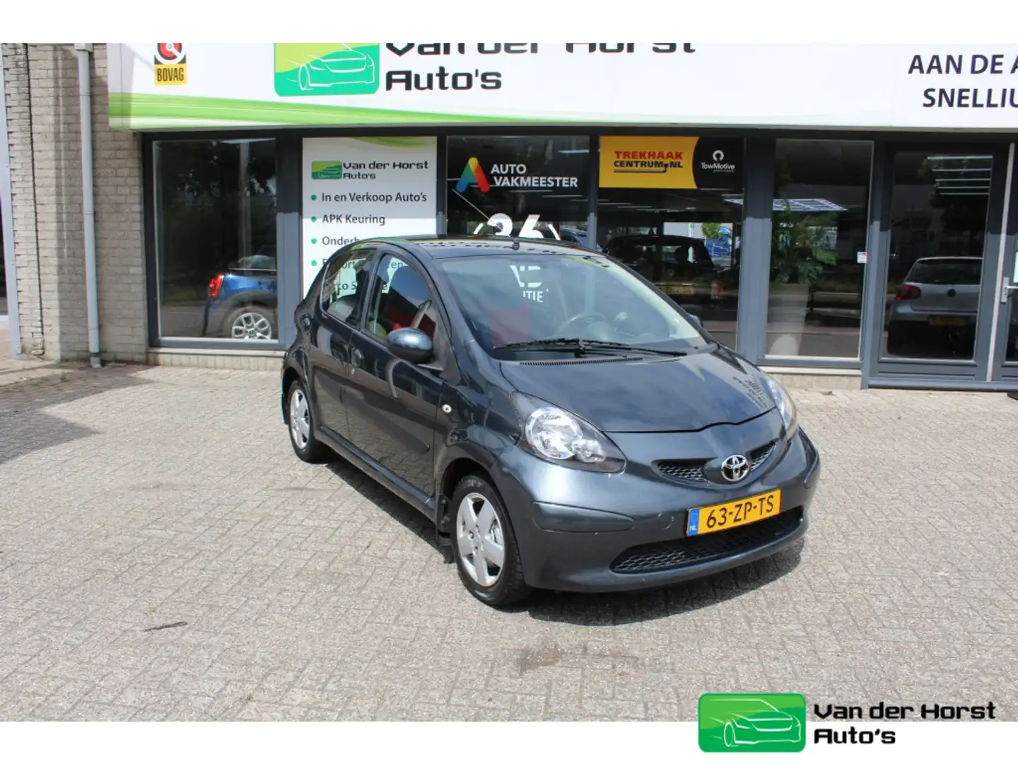 Toyota Aygo 1.0-12V Sport Grijs - 1