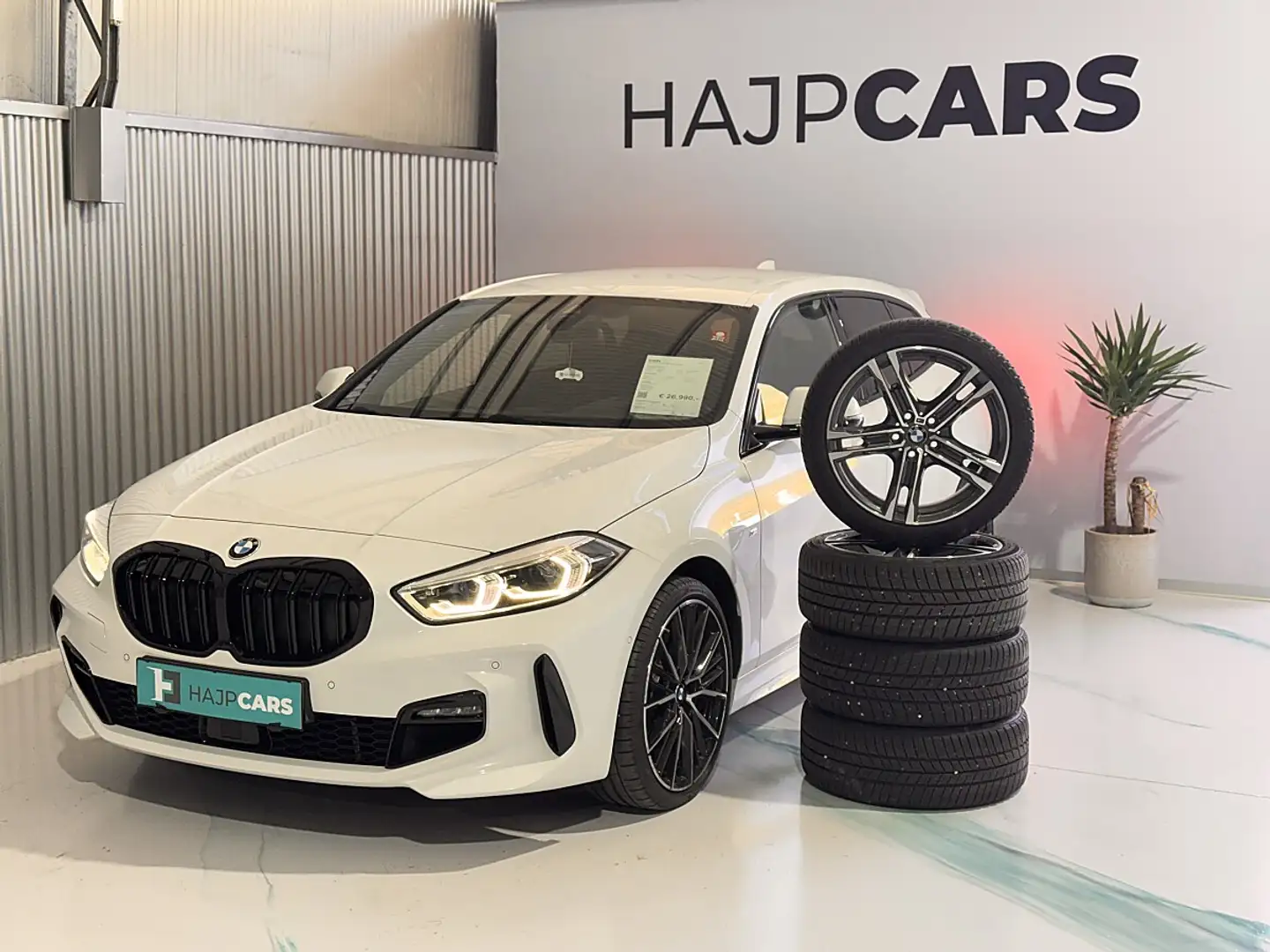 BMW 120 d xDrive Aut. RF Kamera/ACC/8 fach/HUD Weiß - 1