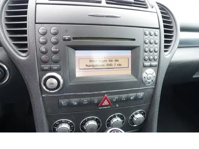 Mercedes-Benz SLK view 12