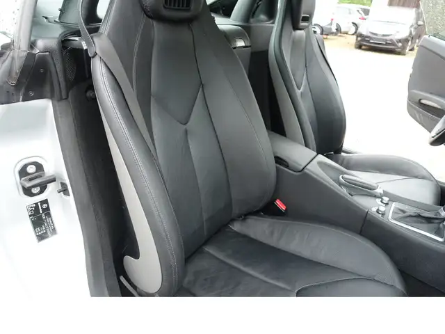 Mercedes-Benz SLK view 10