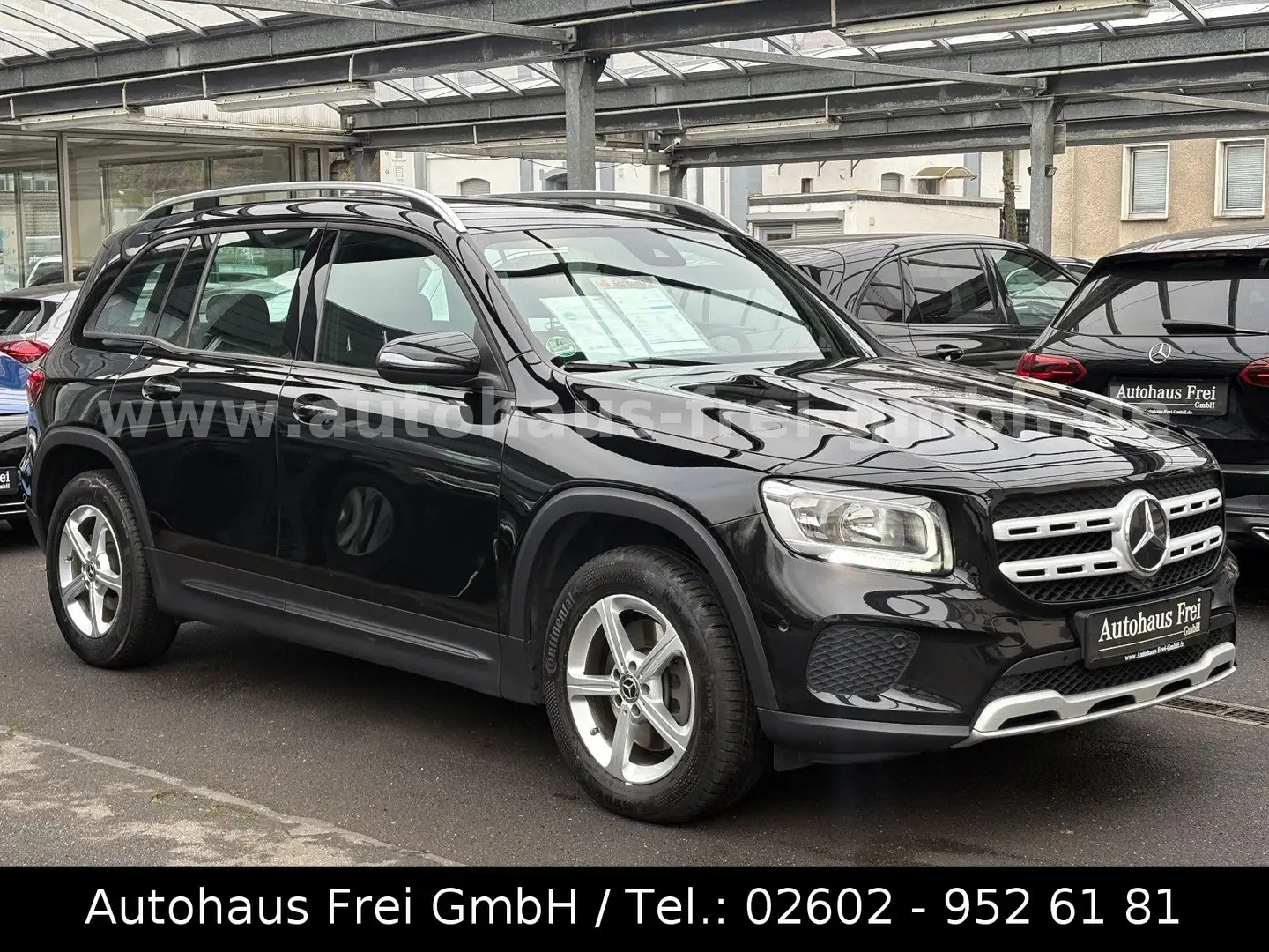 Mercedes-Benz GLB 200 d AHK*LEDER*SITZHEIZUNG*TEMPOMAT*CARPLAY Noir - 1