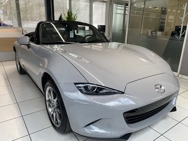 Mazda MX-5 1.5L SKYACTIV-G (132 hp) MX-5 2ST 1.5L 132 6MT RWD