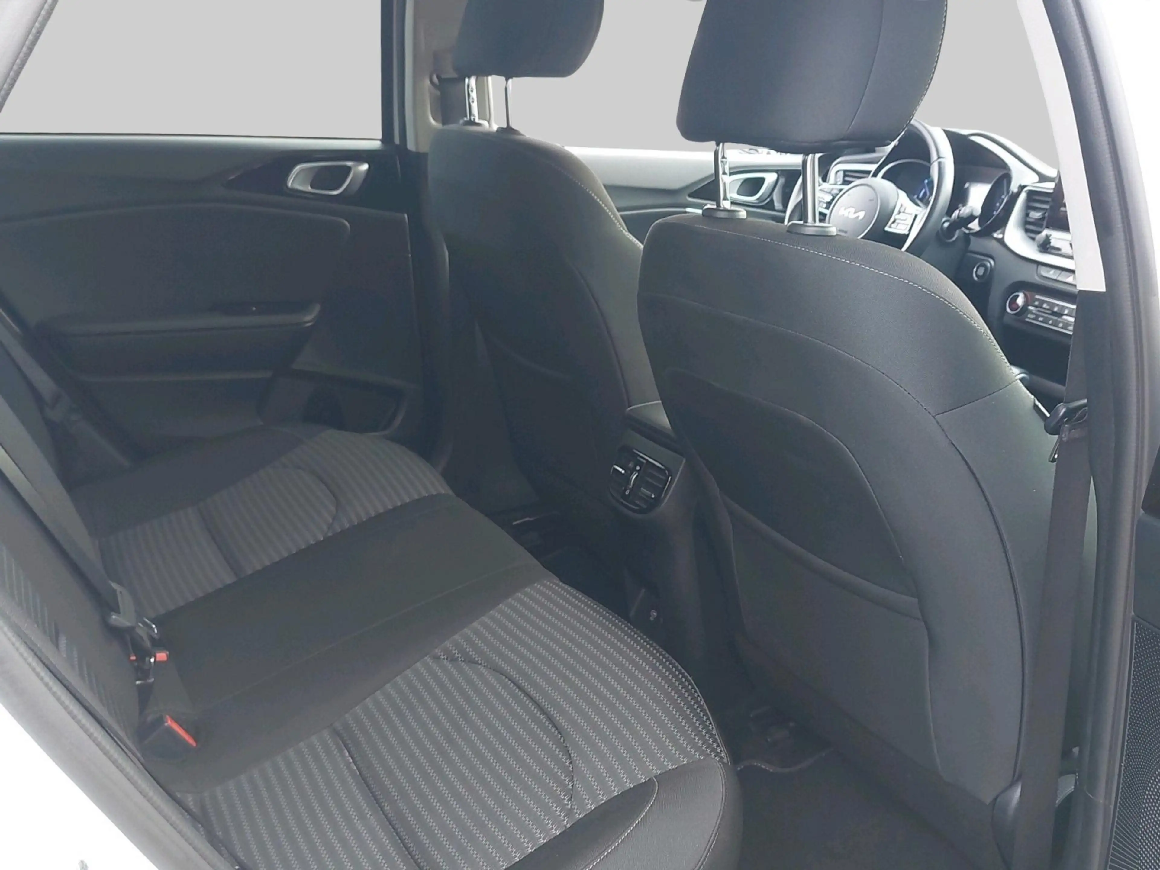 Kia Ceed SW / cee'd SW Sportswagon 1.6 GDI PHEV DynamicLine — photo 14
