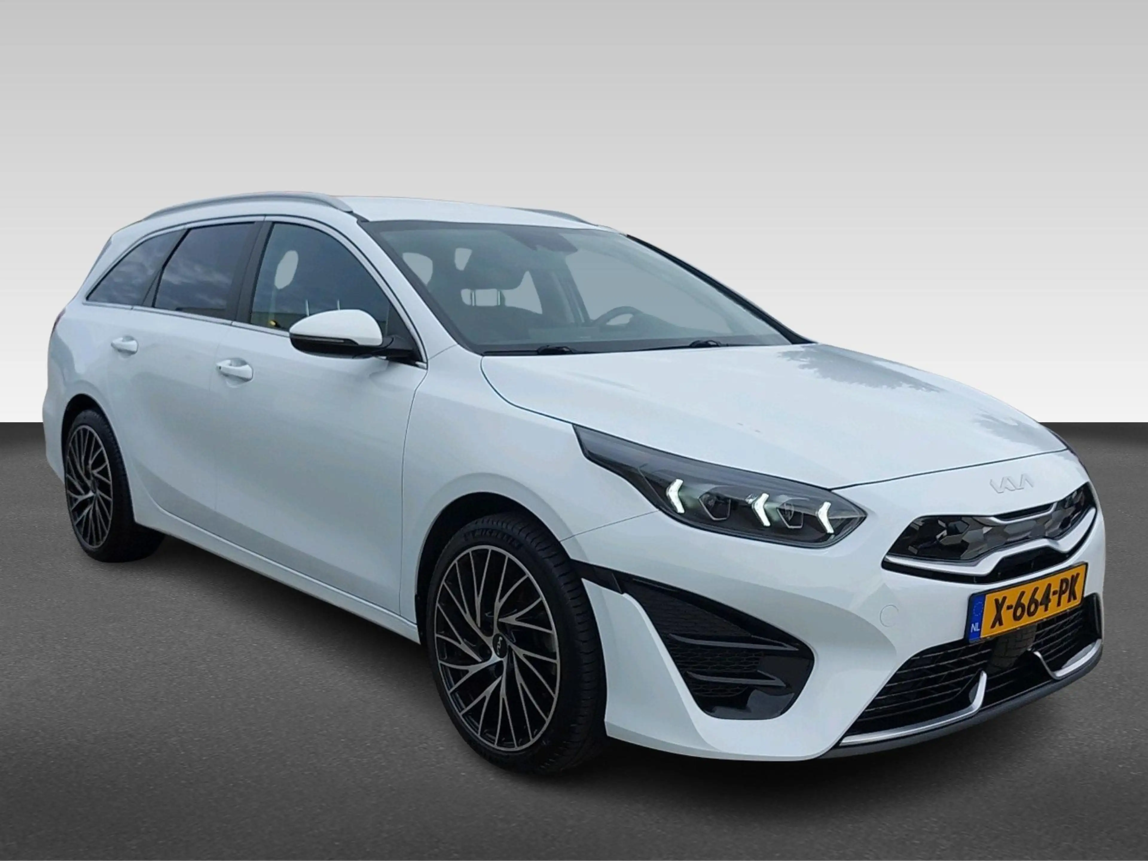 Kia Ceed SW / cee'd SW Sportswagon 1.6 GDI PHEV DynamicLine — photo 8