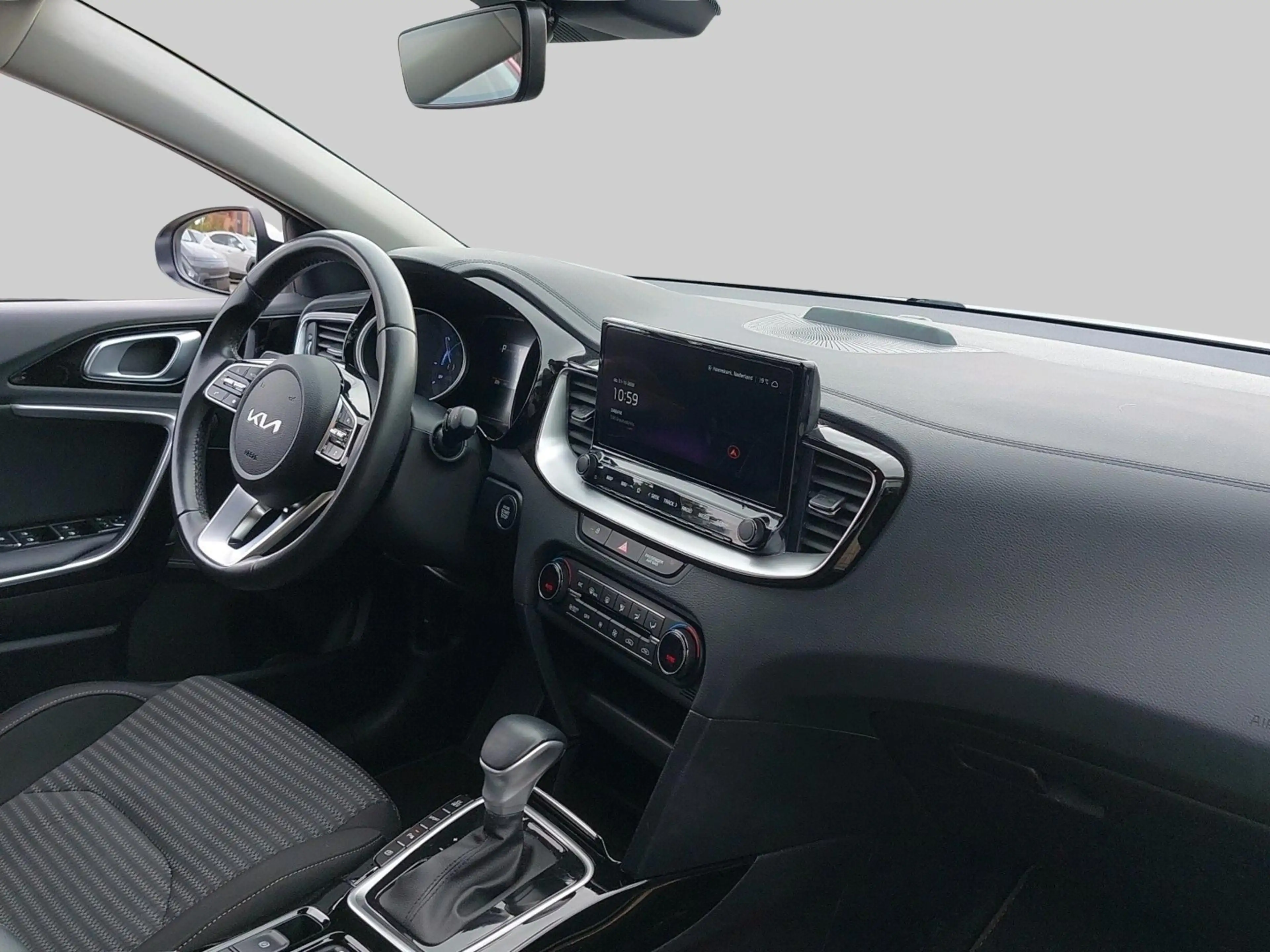 Kia Ceed SW / cee'd SW Sportswagon 1.6 GDI PHEV DynamicLine — photo 13