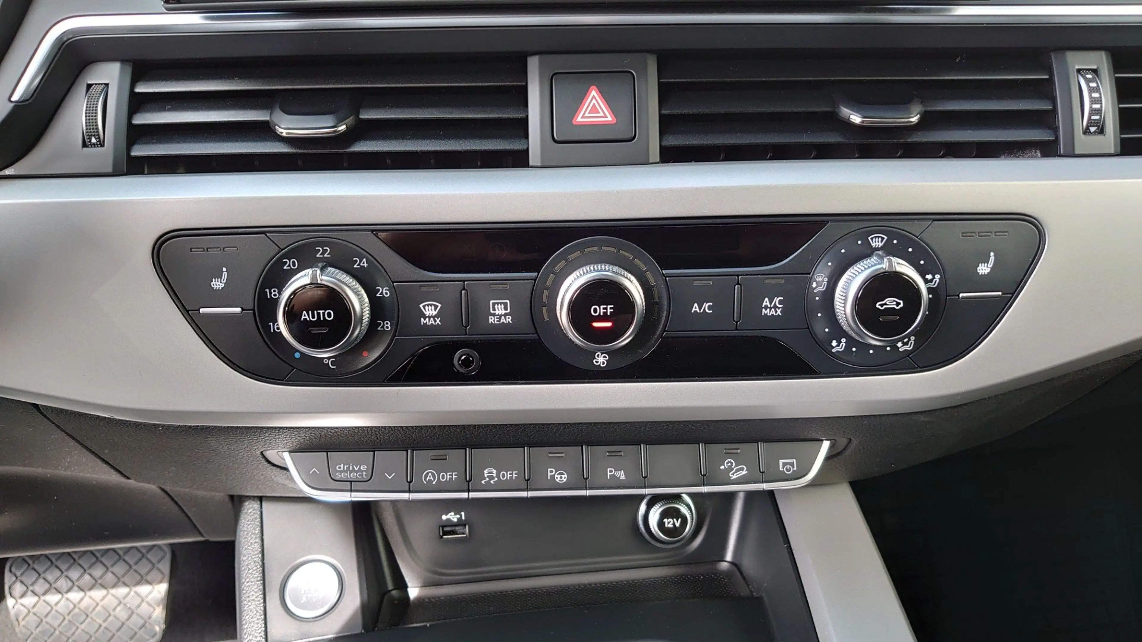 Audi A4 allroad 45 TDI basis — photo 7