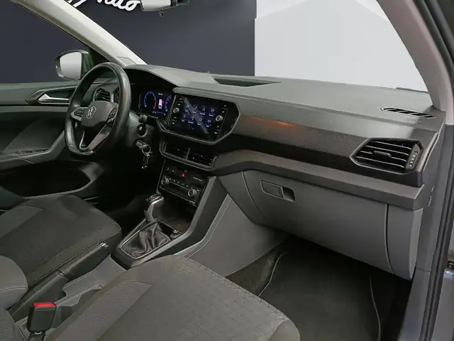 Volkswagen T-Cross view 14