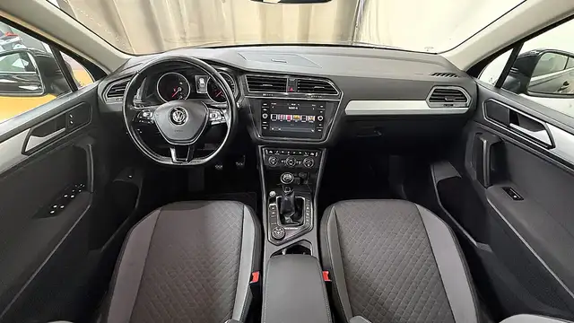 Volkswagen Tiguan view 17