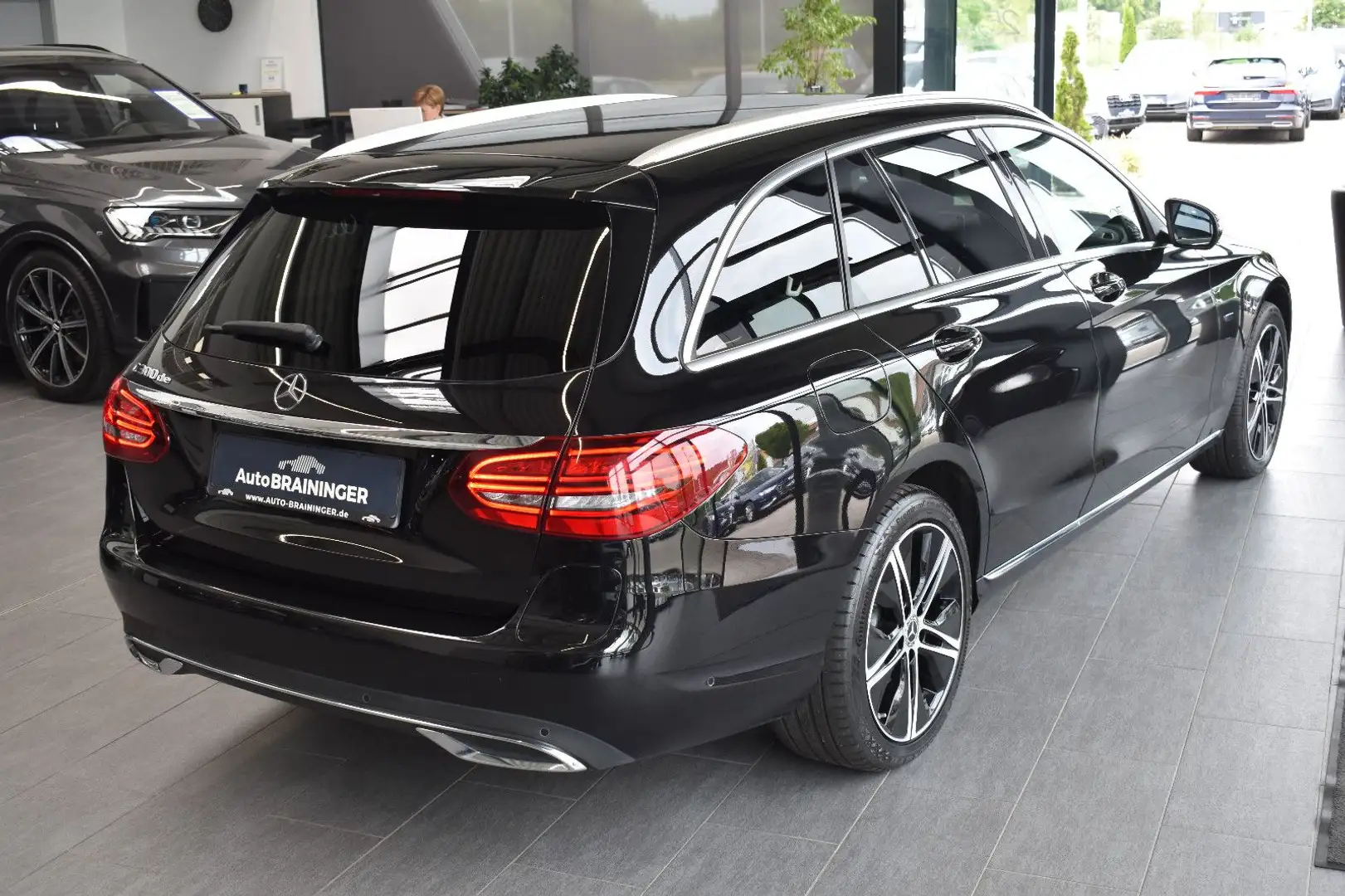 Mercedes-Benz C 300 de T 9G-tron. Avantgarde LED~Distronic~360° Schwarz - 2