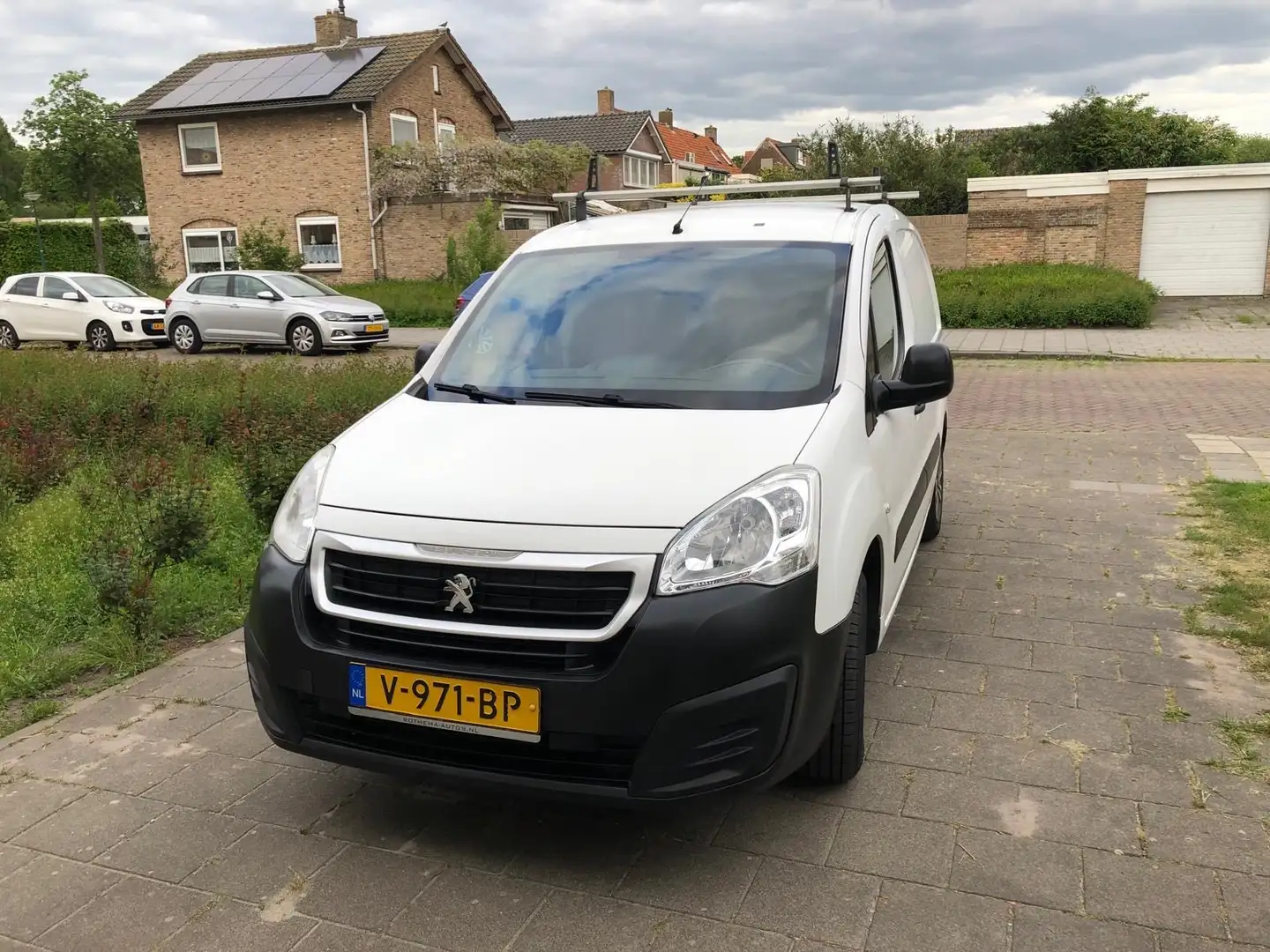 Peugeot Partner 1.6 bleu hdi 75 l1xr Wit - 1