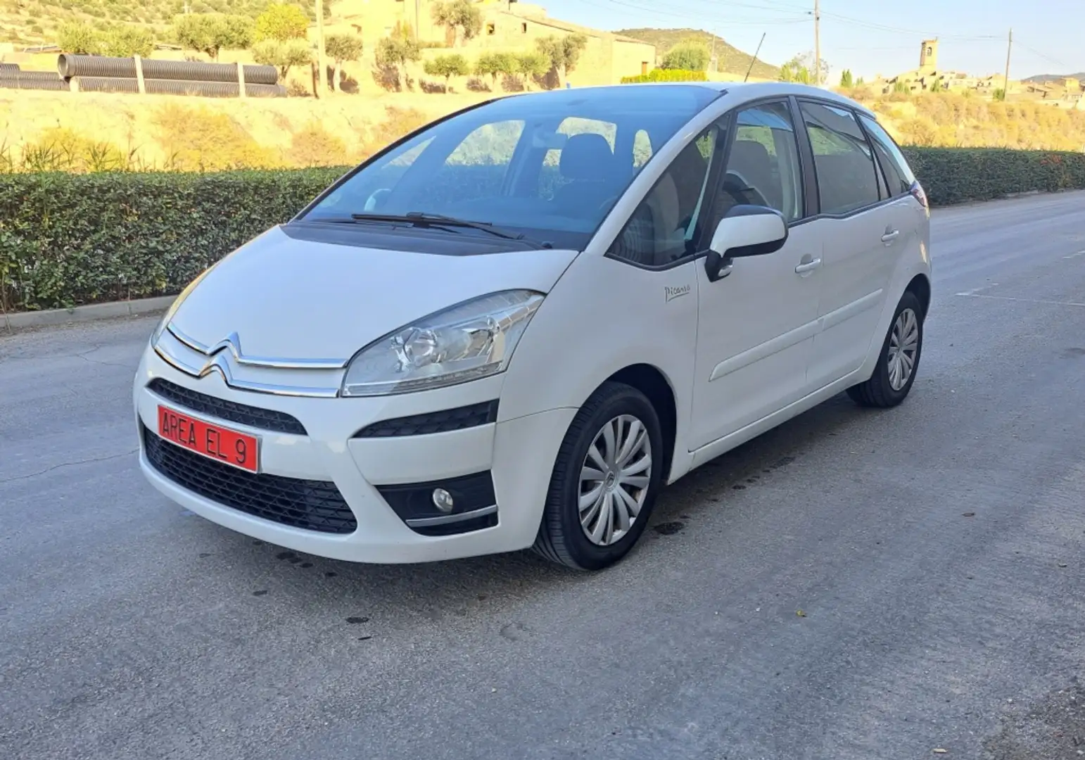 Citroen C4 Picasso 1.6e-HDi Intensive 115 Bílá - 1
