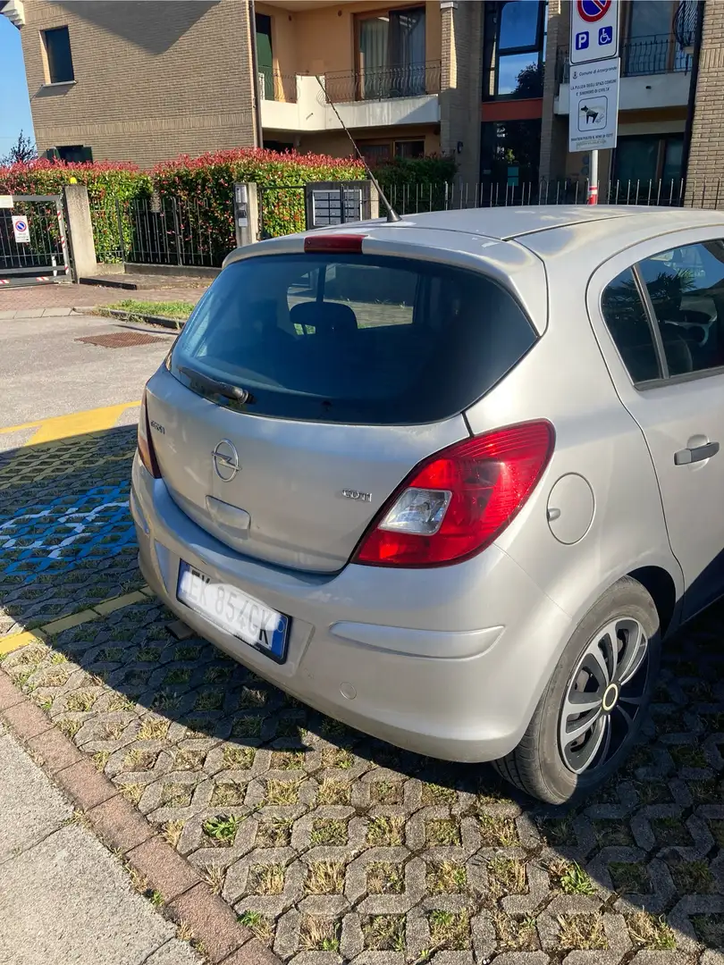 Opel Corsa 5p 1.3 cdti Cosmo - 2