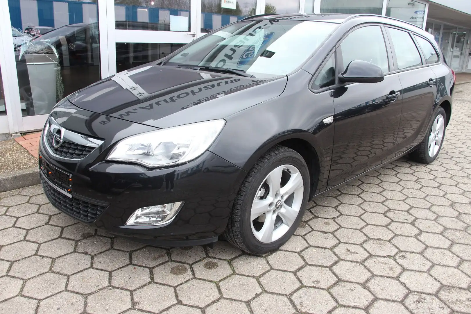 Opel Astra J Sports Tourer*KLIMA*AHK*EURO5TÜV01-2026* Schwarz - 2