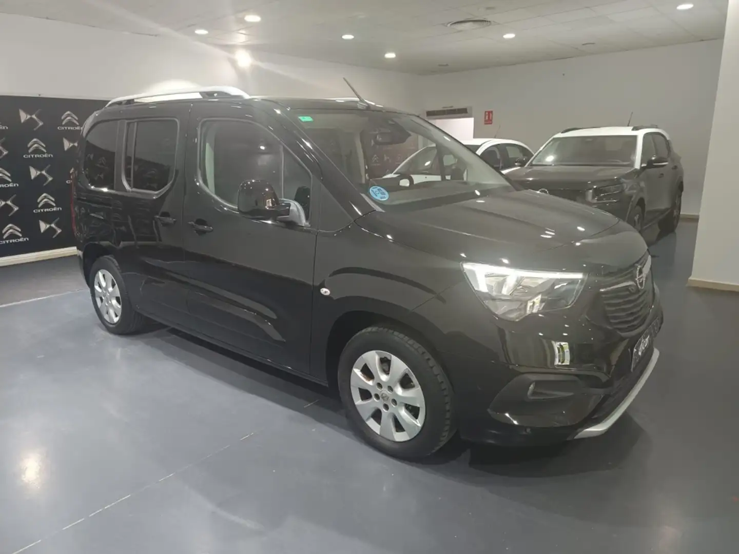 Opel Combo Life 1.2 T S/S Innovation L Negro - 2