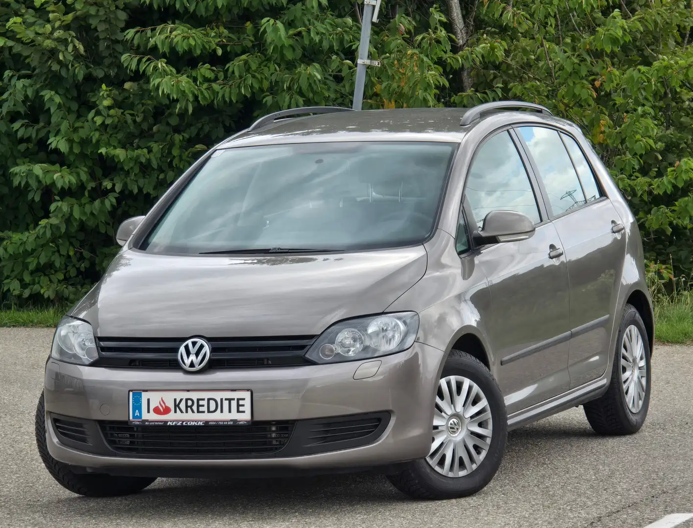 Volkswagen Golf Plus Trendline 1,6 TDI Top* Kredit* Wenig KM* Gepflegt* Brun - 1