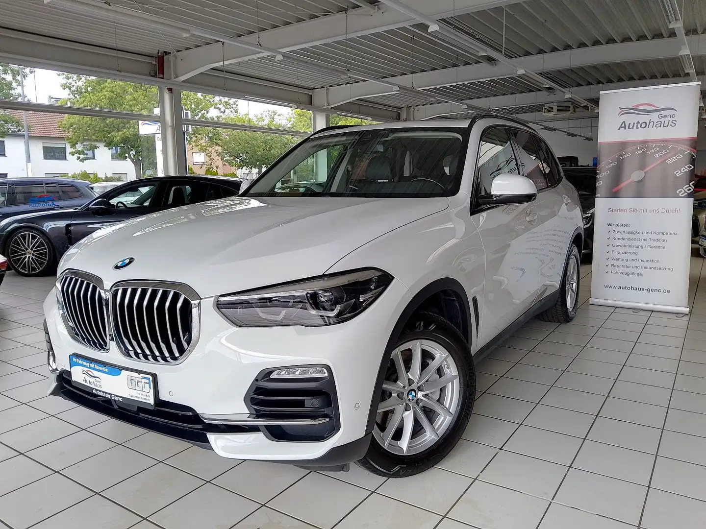 BMW X5 xDrive30d HUD Panorama LED Live Cockpit Weiß - 1