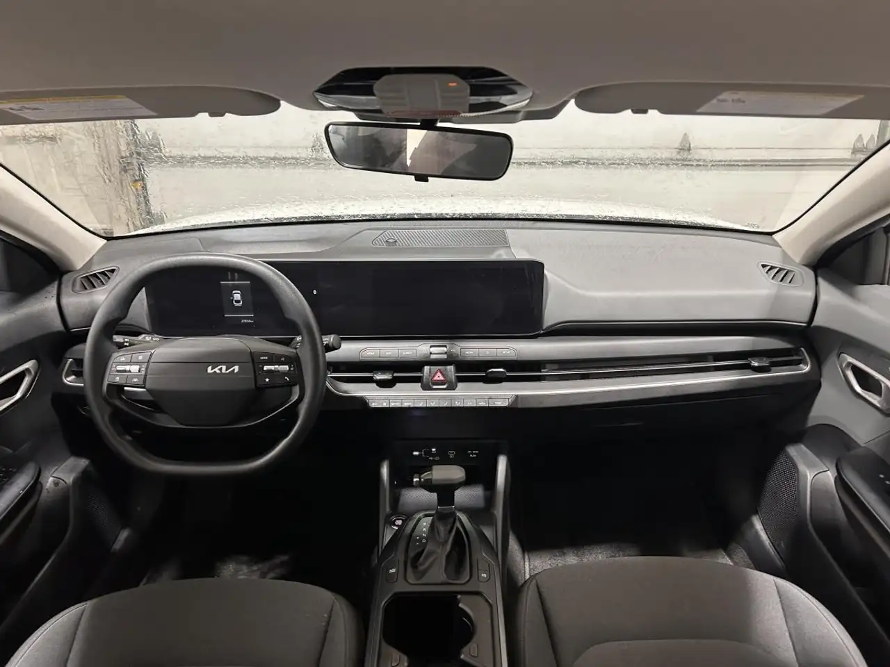 Kia K4 снимка Kia K4