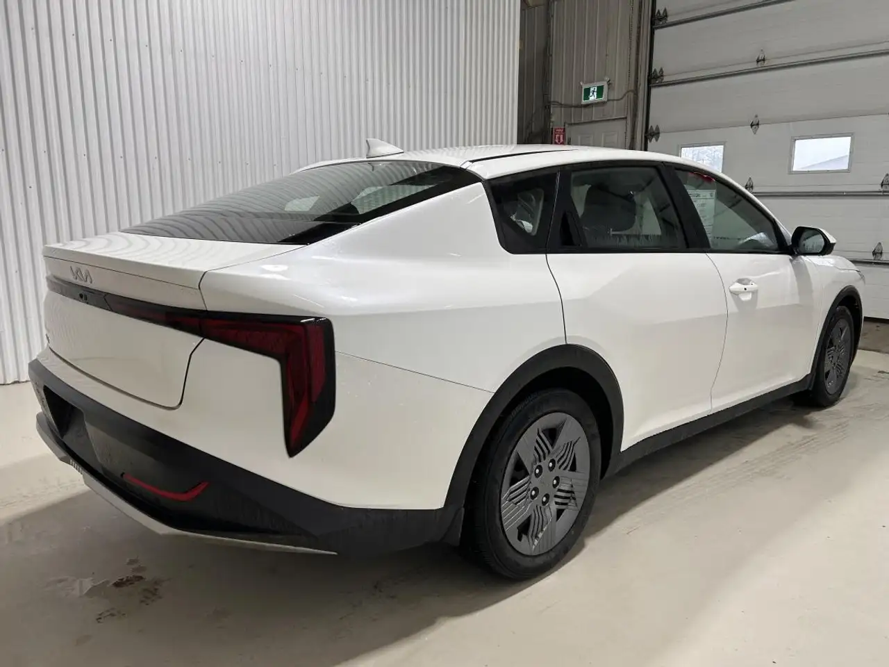 Kia K4 снимка Kia K4